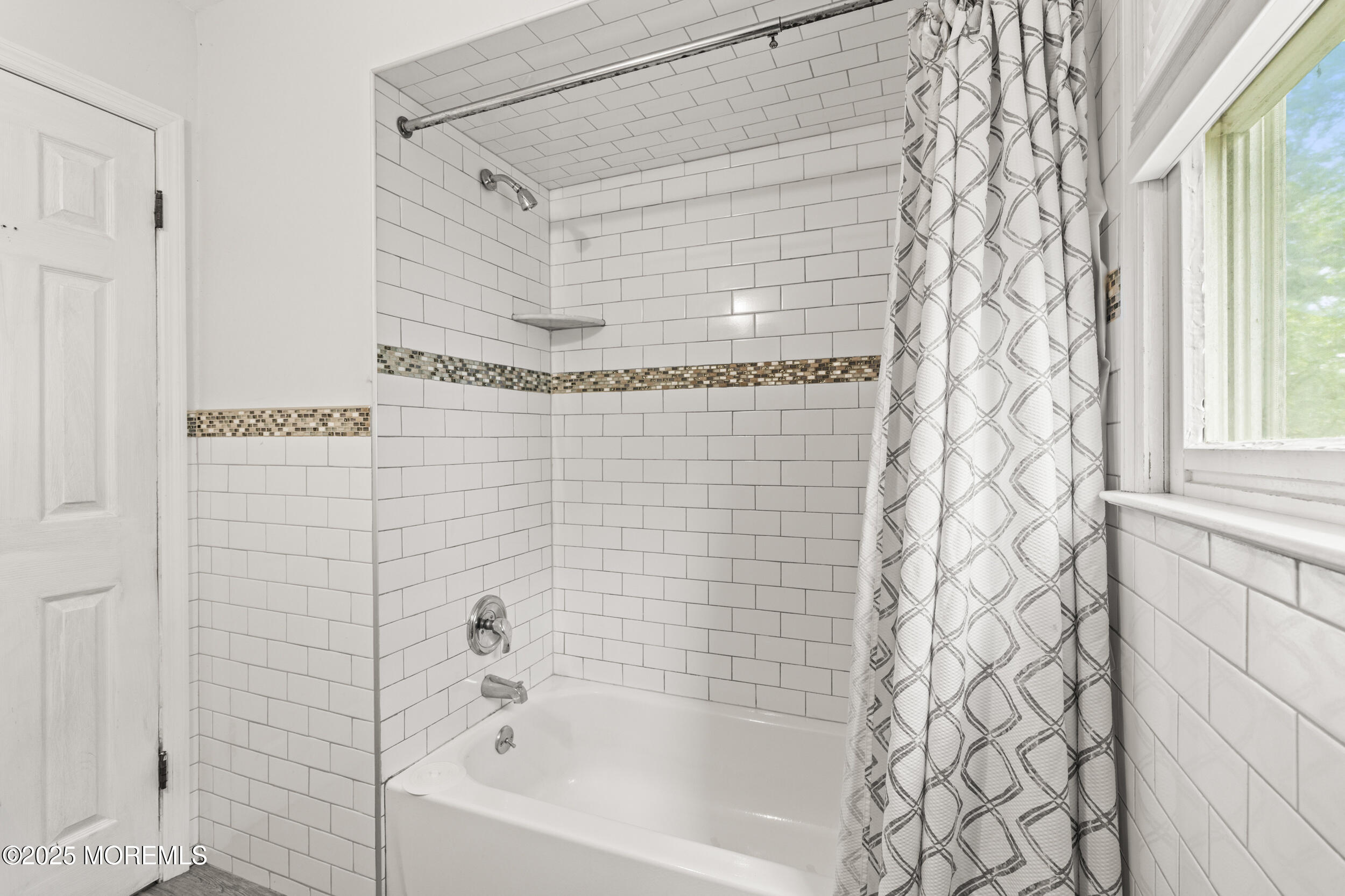 Allenwood, New Jersey, 08720, United States, 5 Bedrooms Bedrooms, ,3 BathroomsBathrooms,Residential,Active,1849537