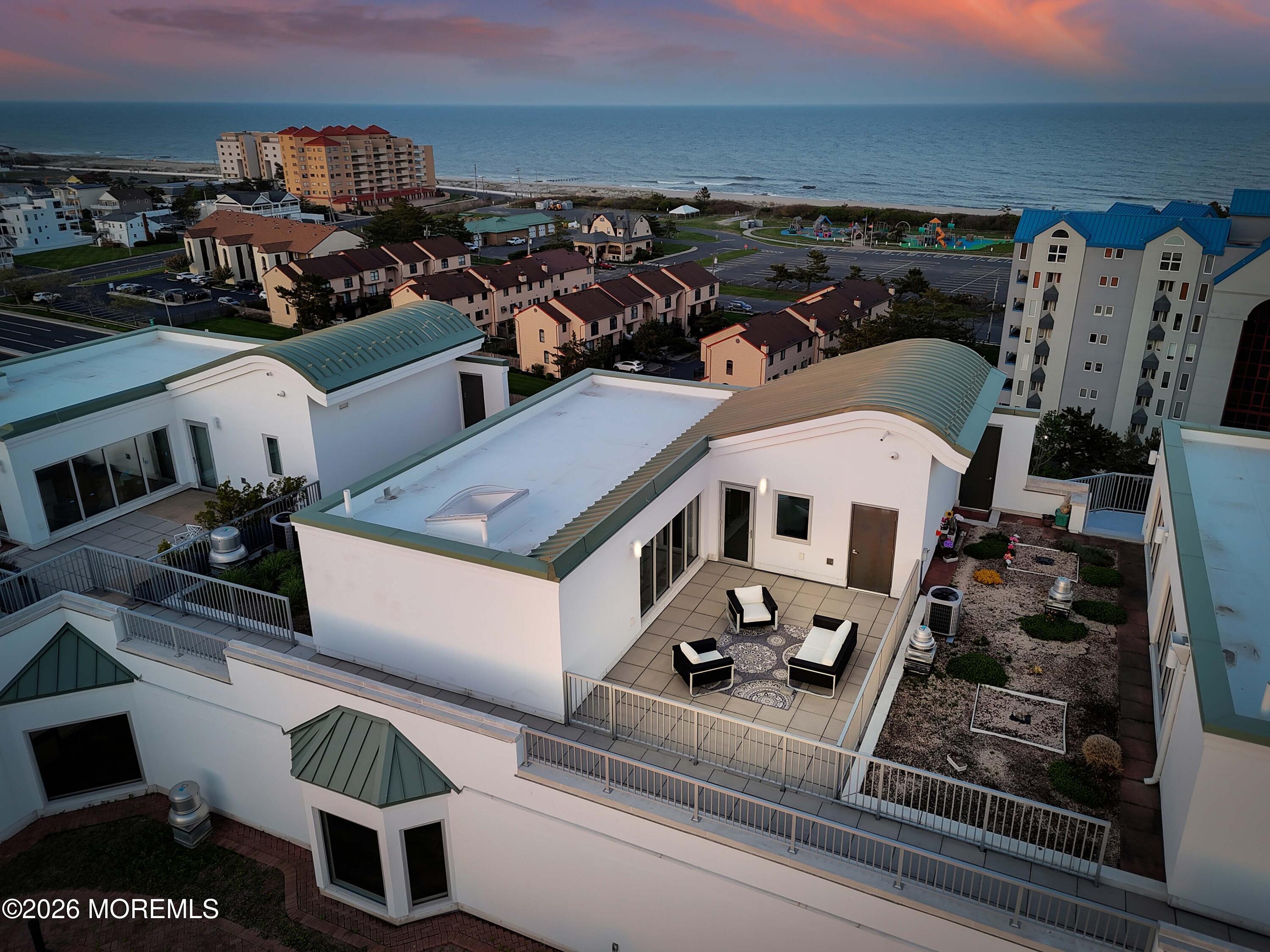 Long Branch, New Jersey, 07740, United States, 3 Bedrooms Bedrooms, ,4 BathroomsBathrooms,Residential,Active,2044541