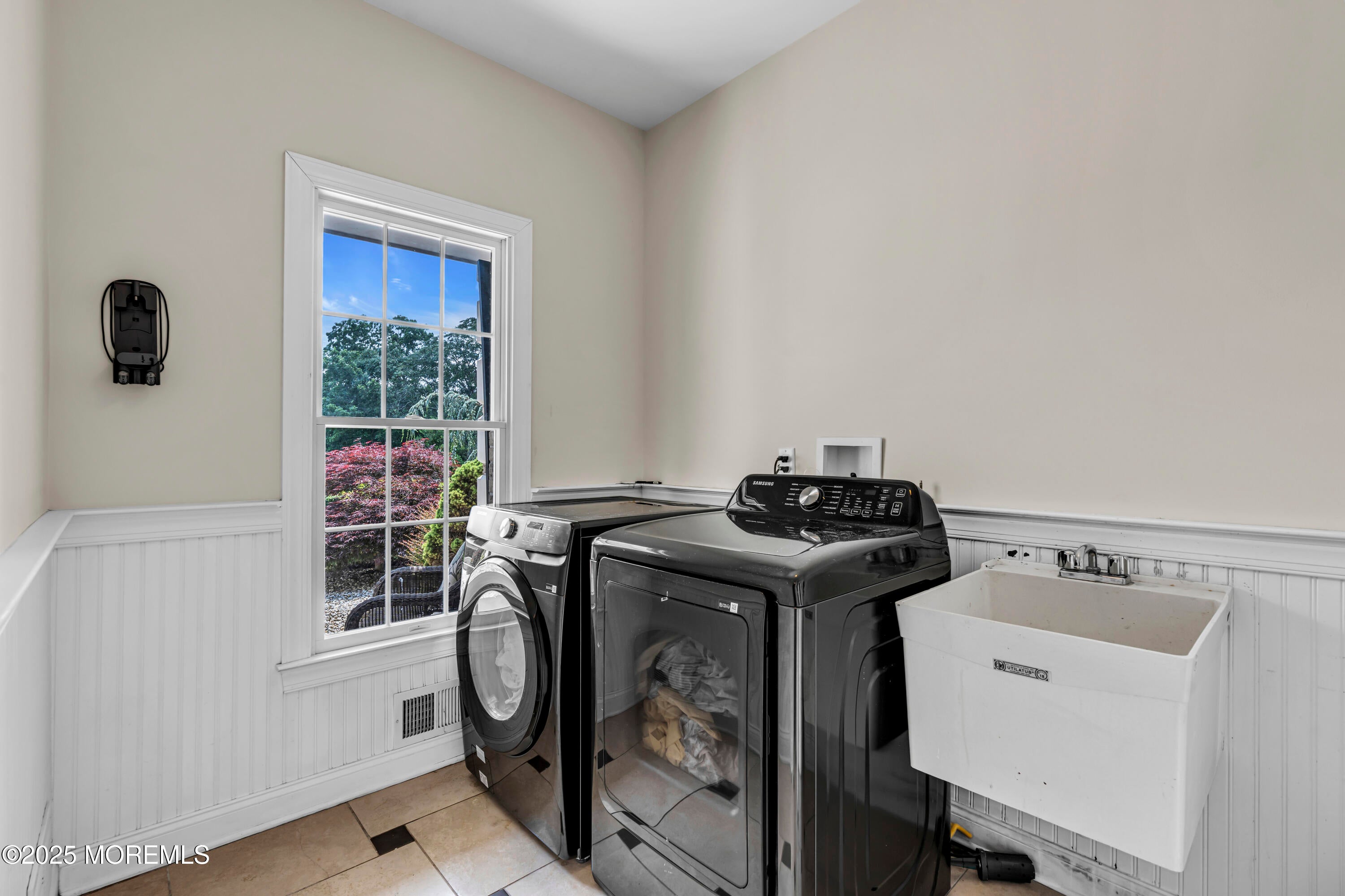 Farmingdale, New Jersey, 07727, United States, 4 Bedrooms Bedrooms, ,5 BathroomsBathrooms,Residential,Active,1868149