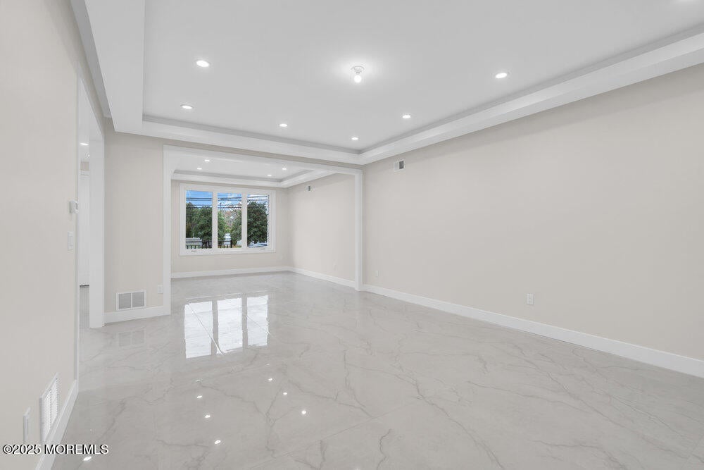 Lakewood, New Jersey, 08701, United States, 5 Bedrooms Bedrooms, ,4 BathroomsBathrooms,Residential,Active,1973269