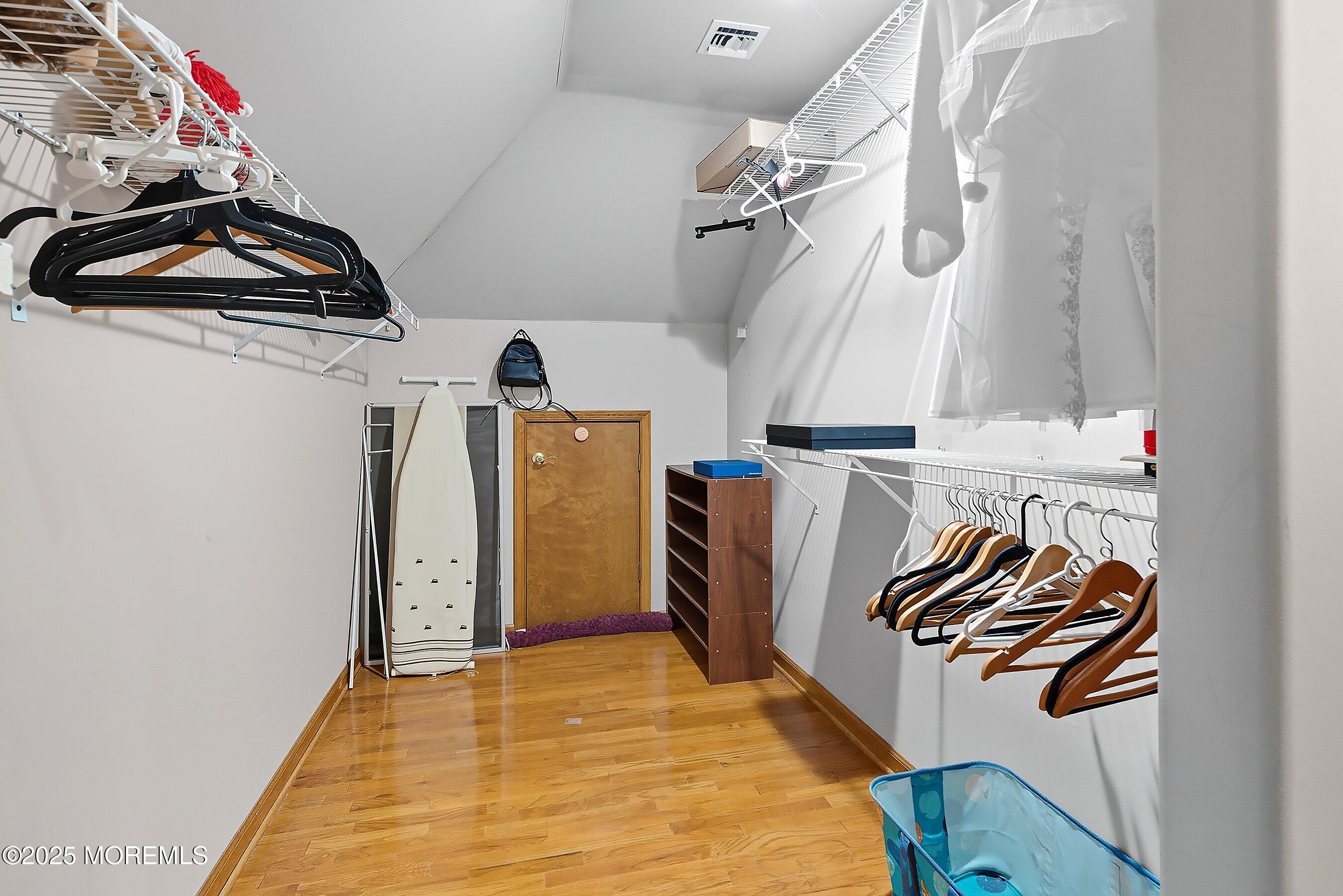 Manalapan, New Jersey, 07726, United States, 5 Bedrooms Bedrooms, ,3 BathroomsBathrooms,Residential,Active,1952450