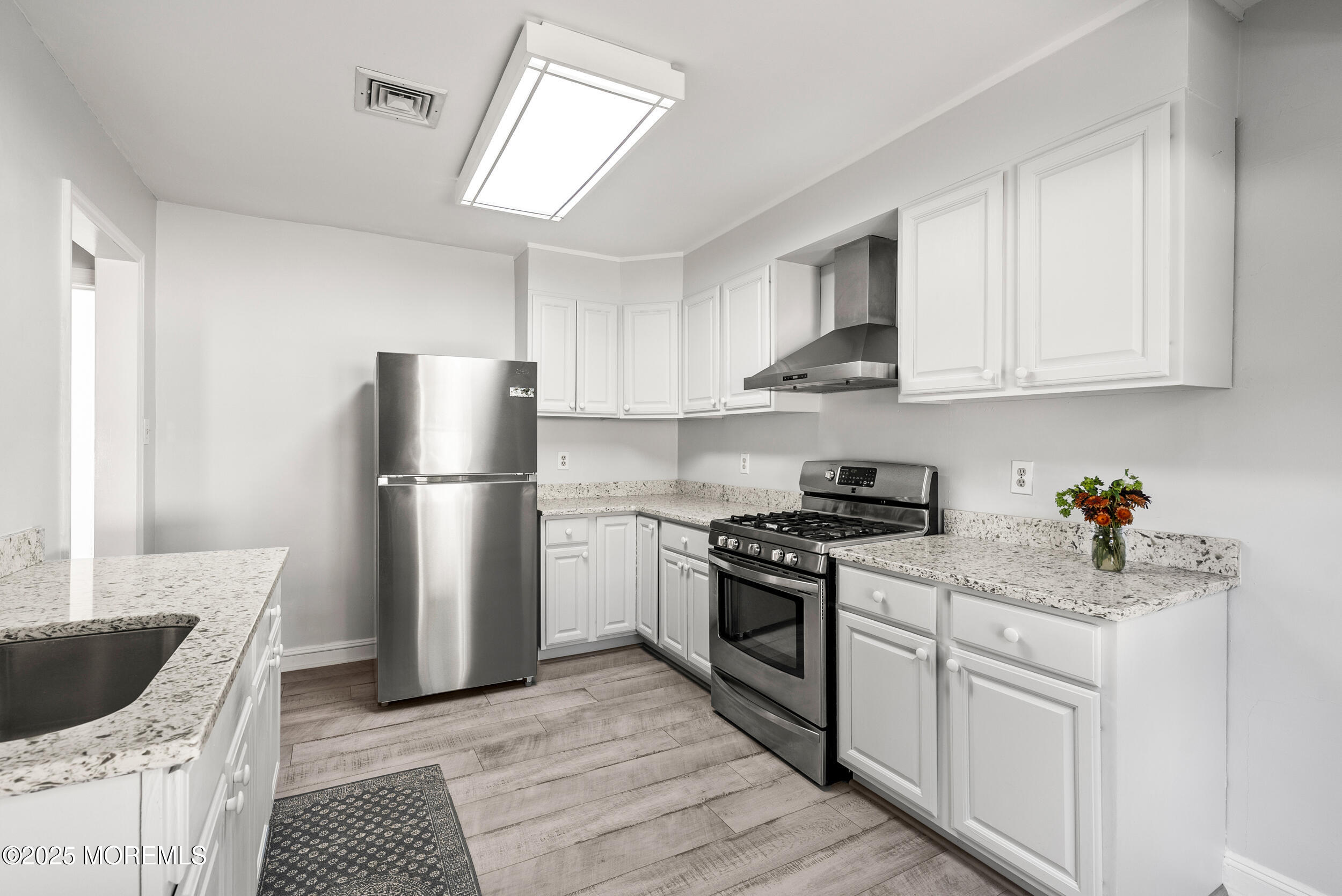 Oakhurst, New Jersey, 07755, United States, 2 Bedrooms Bedrooms, ,1 BathroomBathrooms,Residential,Active,1953714