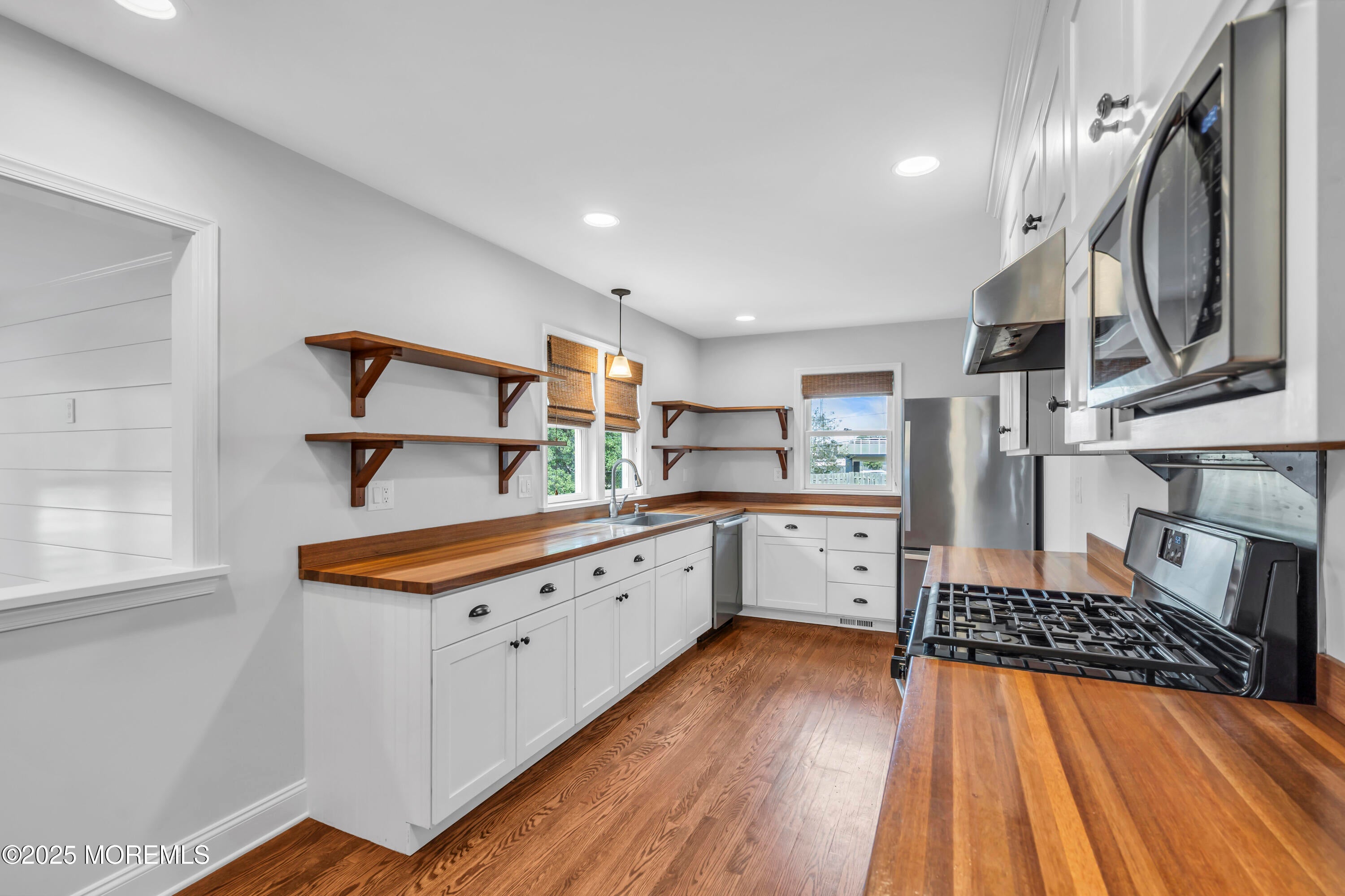 Point Pleasant Beach, New Jersey, 08742, United States, 3 Bedrooms Bedrooms, ,2 BathroomsBathrooms,Residential,Active,1969640