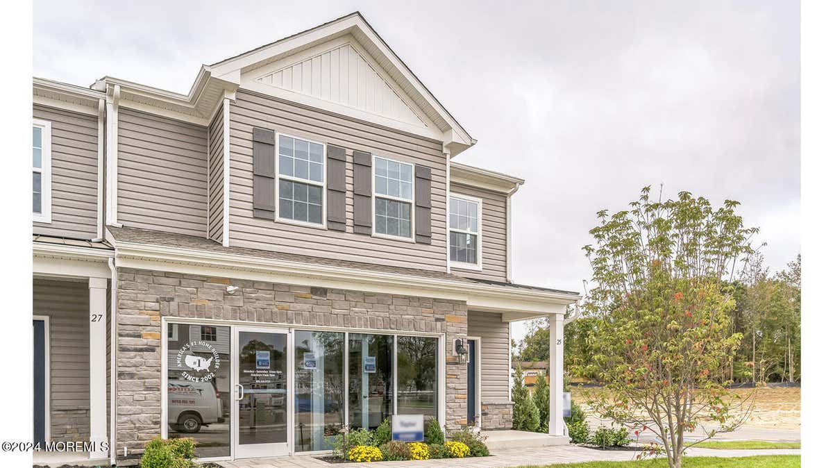 31 VICTORIA GARDENS Sq  