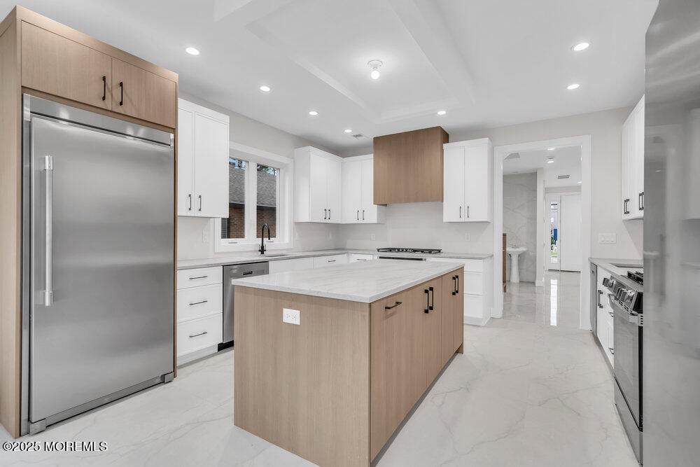 Lakewood, New Jersey, 08701, United States, 5 Bedrooms Bedrooms, ,4 BathroomsBathrooms,Residential,Active,1973269