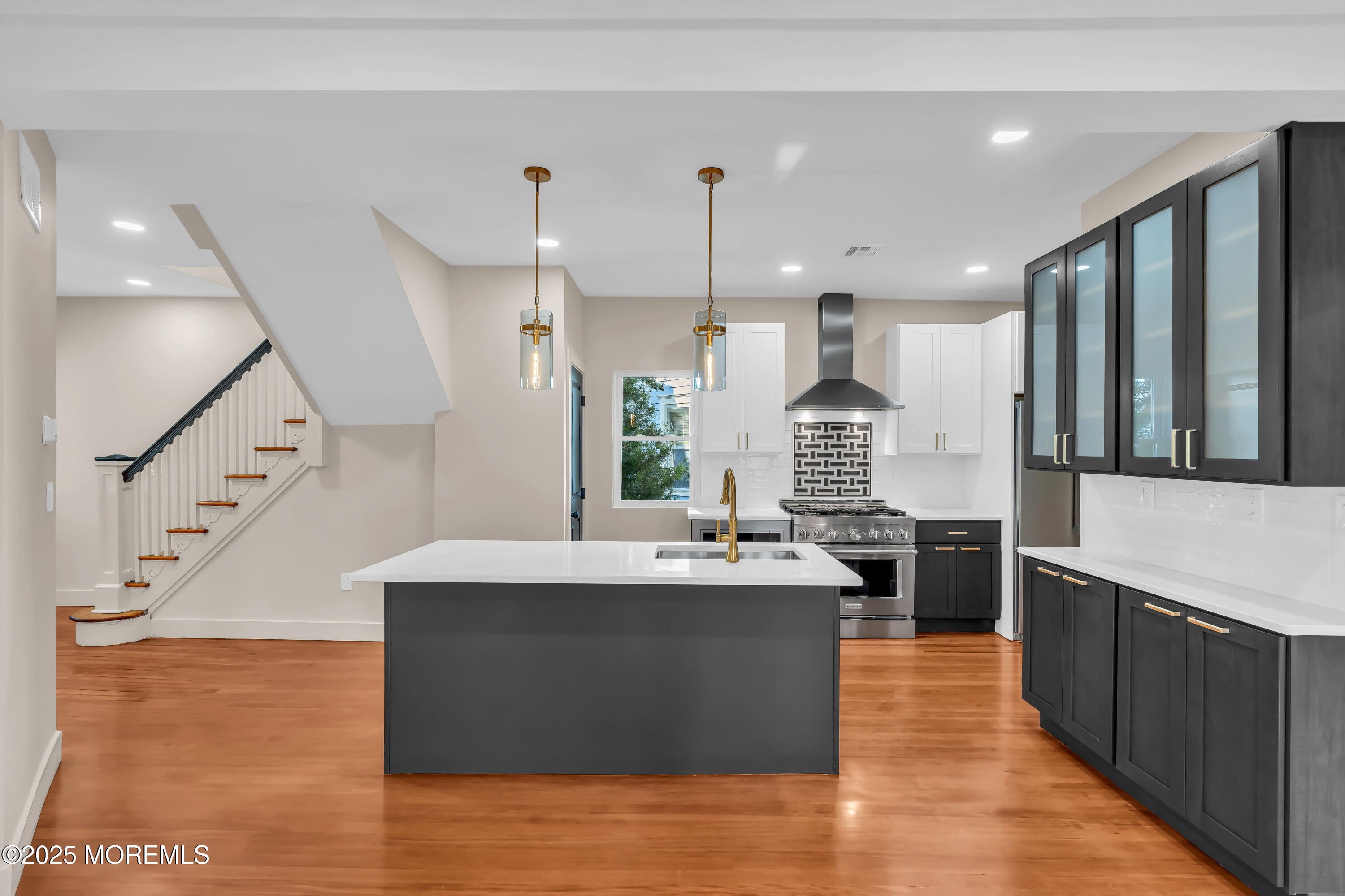 Asbury Park, New Jersey, 07712, United States, 6 Bedrooms Bedrooms, ,4 BathroomsBathrooms,Residential,Active,1929708