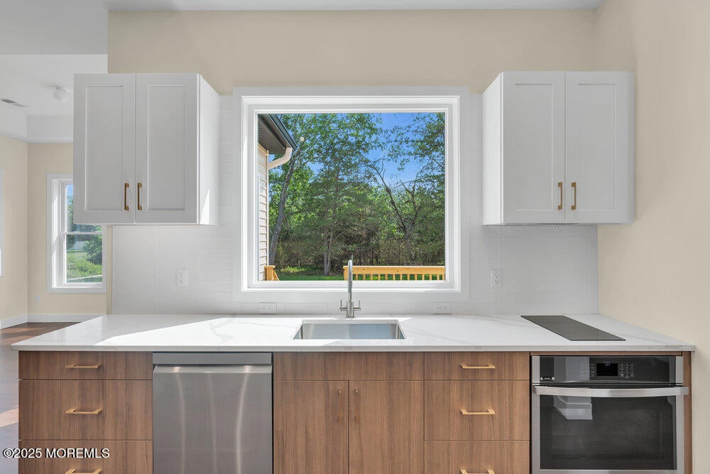 Jackson, New Jersey, 08527, United States, 6 Bedrooms Bedrooms, ,4 BathroomsBathrooms,Residential,Active,1973337