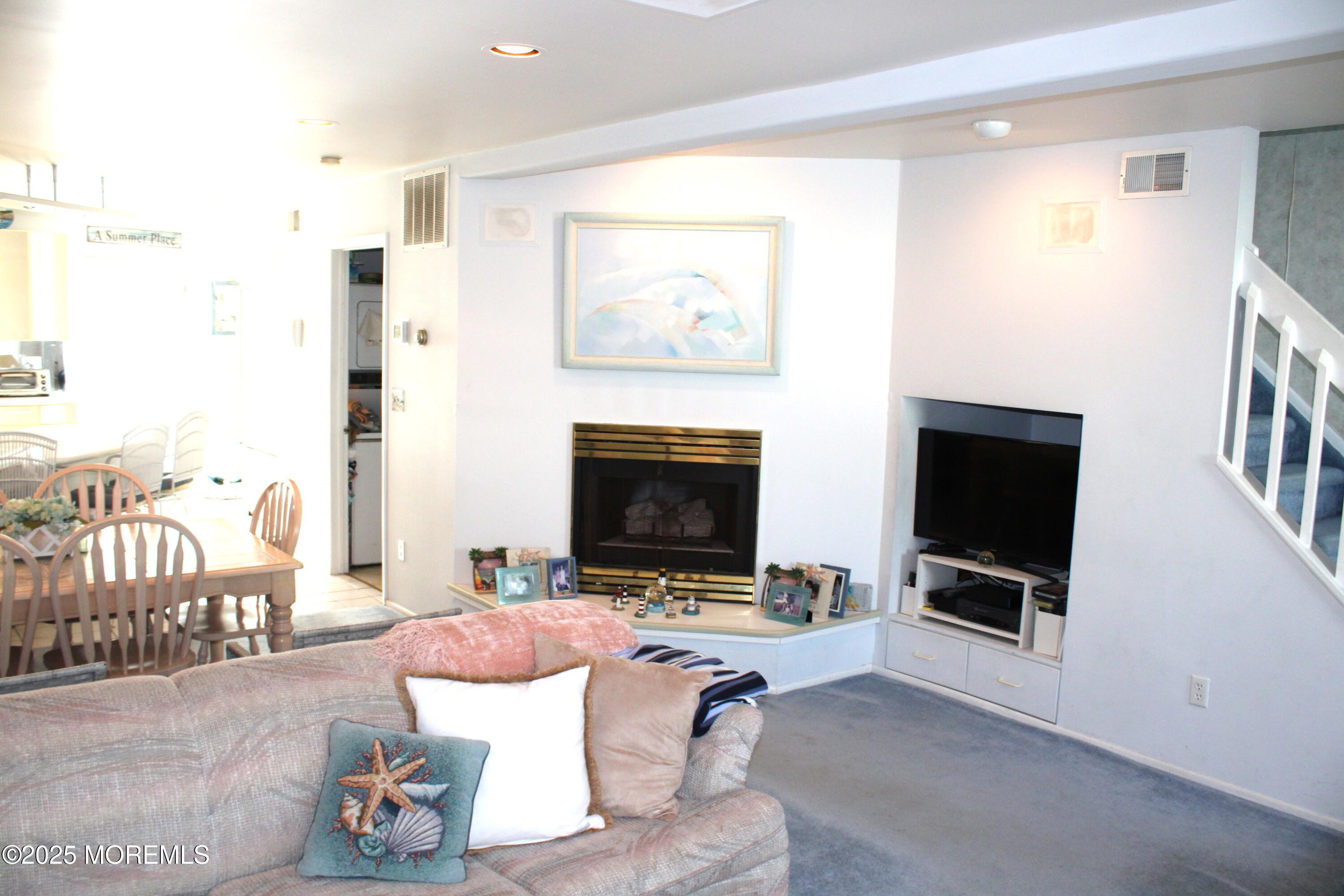 Point Pleasant Beach, New Jersey, 08742, United States, 4 Bedrooms Bedrooms, ,2 BathroomsBathrooms,Residential,Active,2007128