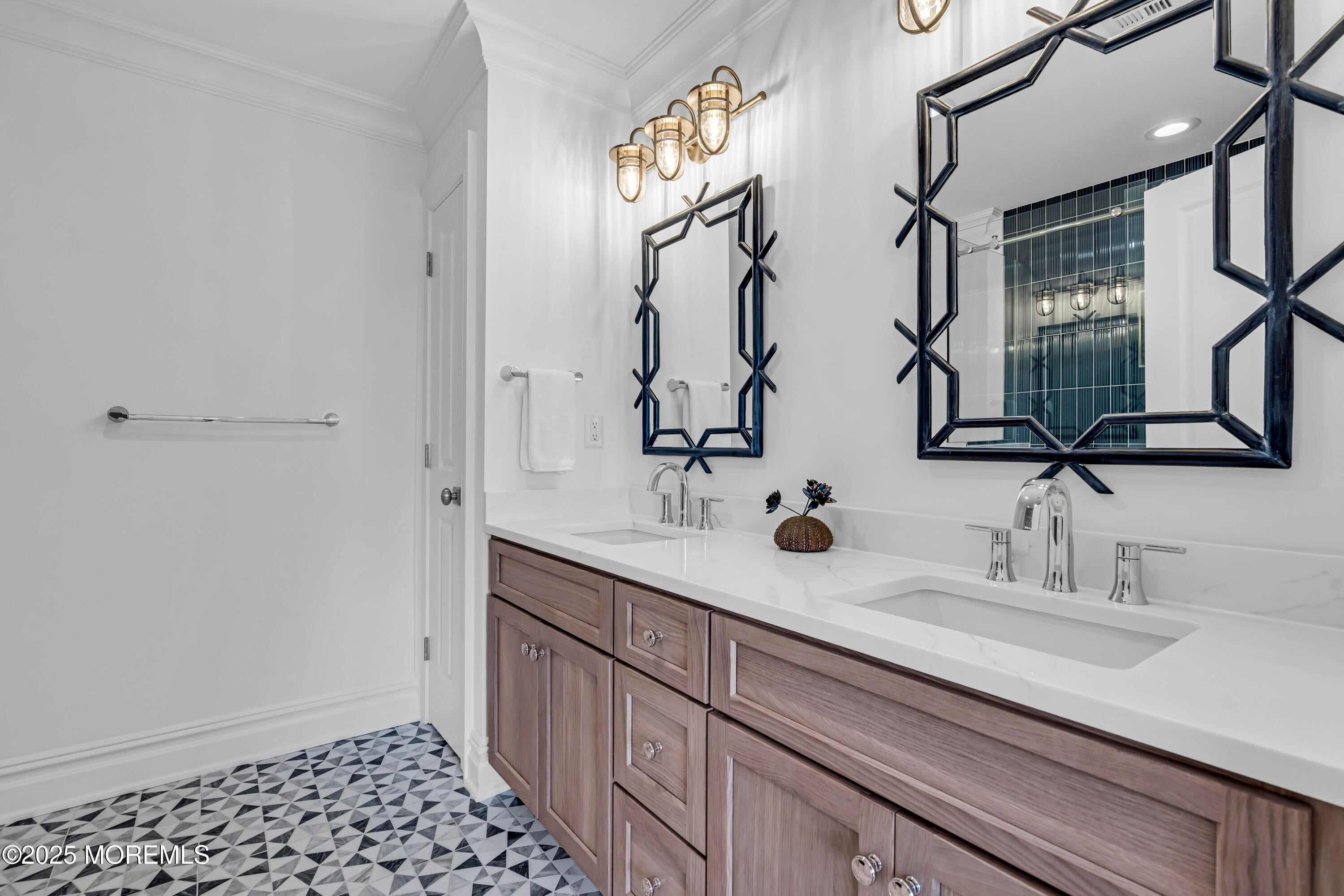 Mantoloking, New Jersey, 08738, United States, 6 Bedrooms Bedrooms, ,6 BathroomsBathrooms,Residential,Active,1904143