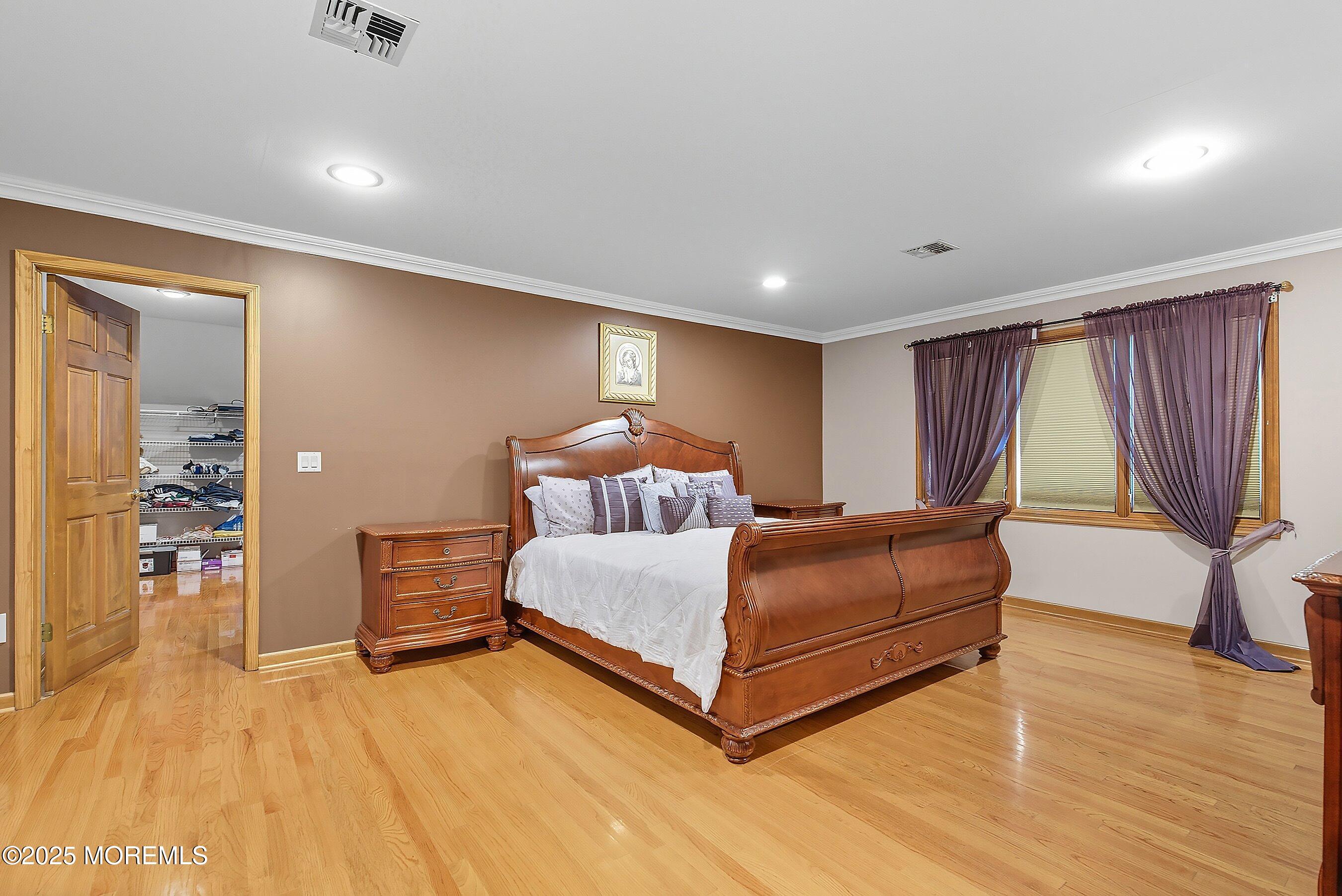 Manalapan, New Jersey, 07726, United States, 5 Bedrooms Bedrooms, ,3 BathroomsBathrooms,Residential,Active,1952450