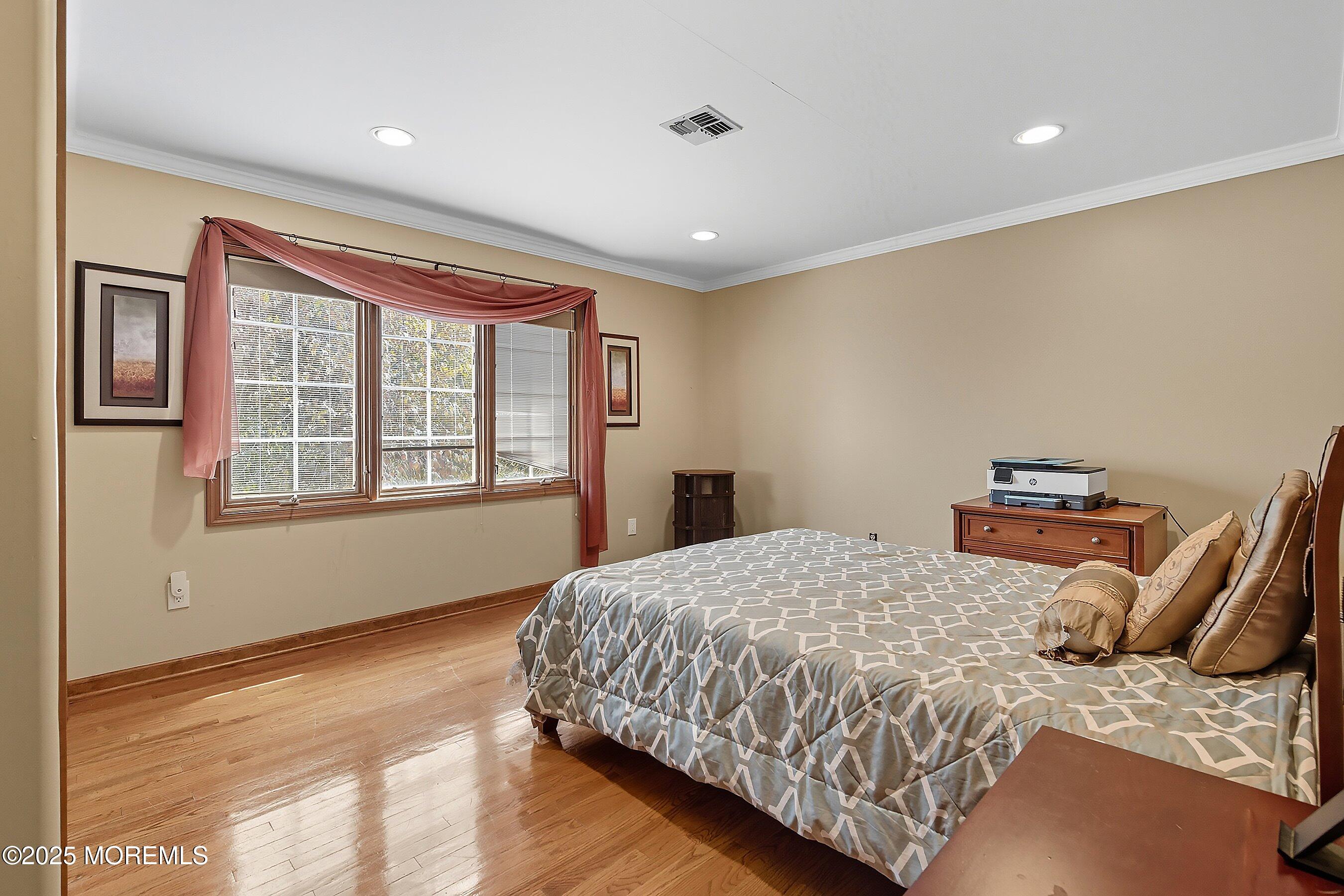 Manalapan, New Jersey, 07726, United States, 5 Bedrooms Bedrooms, ,3 BathroomsBathrooms,Residential,Active,1952450