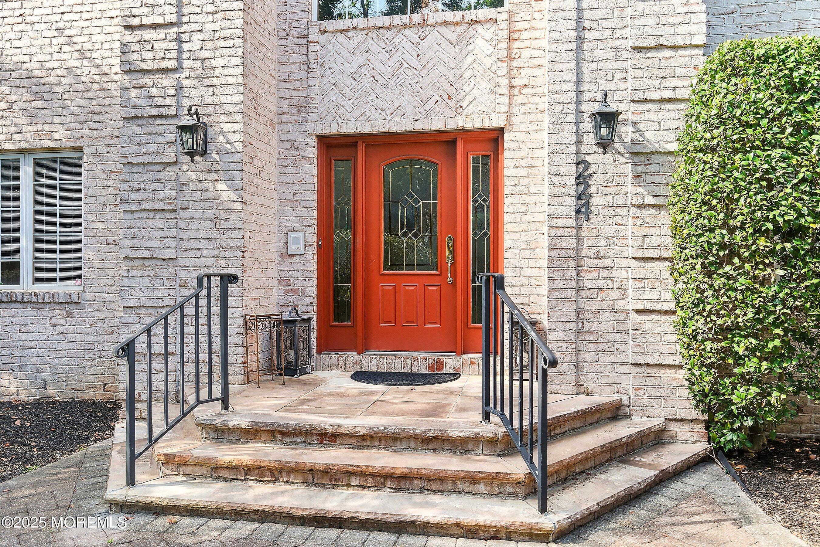 Manalapan, New Jersey, 07726, United States, 5 Bedrooms Bedrooms, ,3 BathroomsBathrooms,Residential,Active,1952450