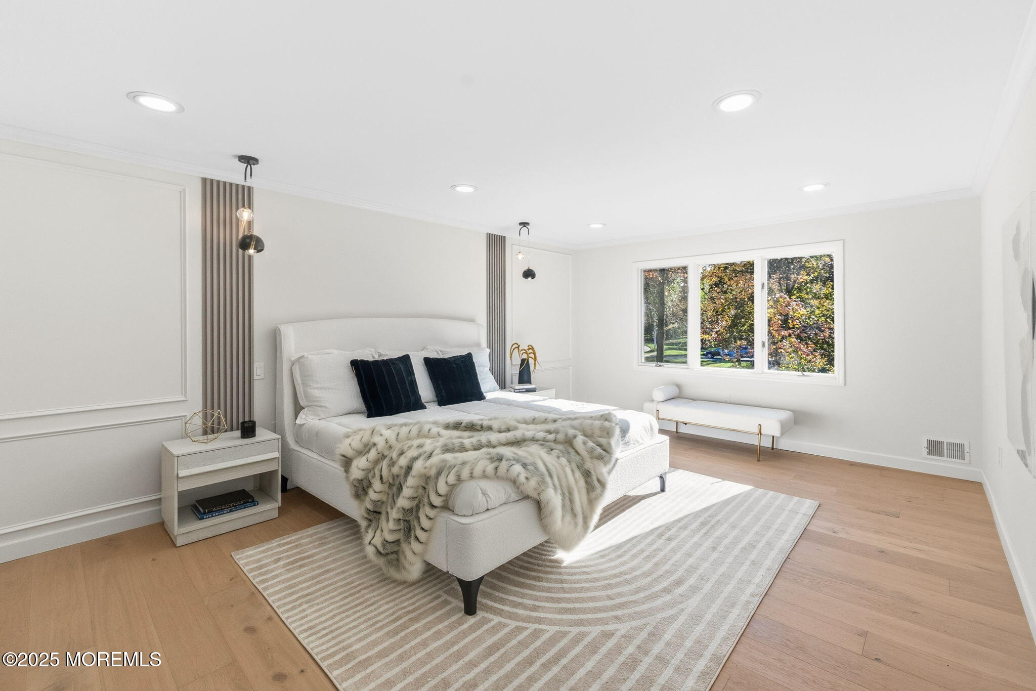 Manalapan, New Jersey, 07726, United States, 5 Bedrooms Bedrooms, ,4 BathroomsBathrooms,Residential,Active,1969663