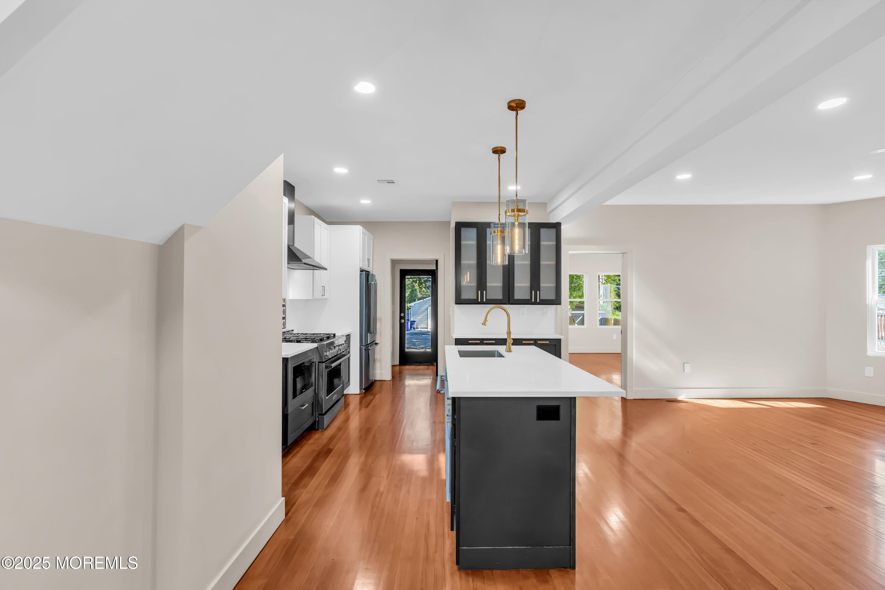 Asbury Park, New Jersey, 07712, United States, 6 Bedrooms Bedrooms, ,4 BathroomsBathrooms,Residential,Active,1929708