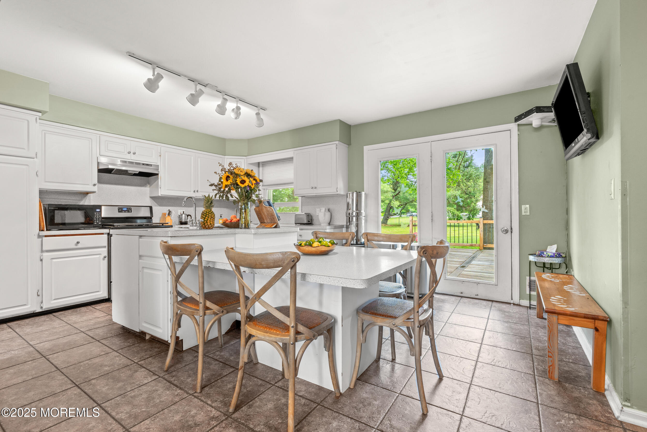 Allenwood, New Jersey, 08720, United States, 5 Bedrooms Bedrooms, ,3 BathroomsBathrooms,Residential,Active,1849537