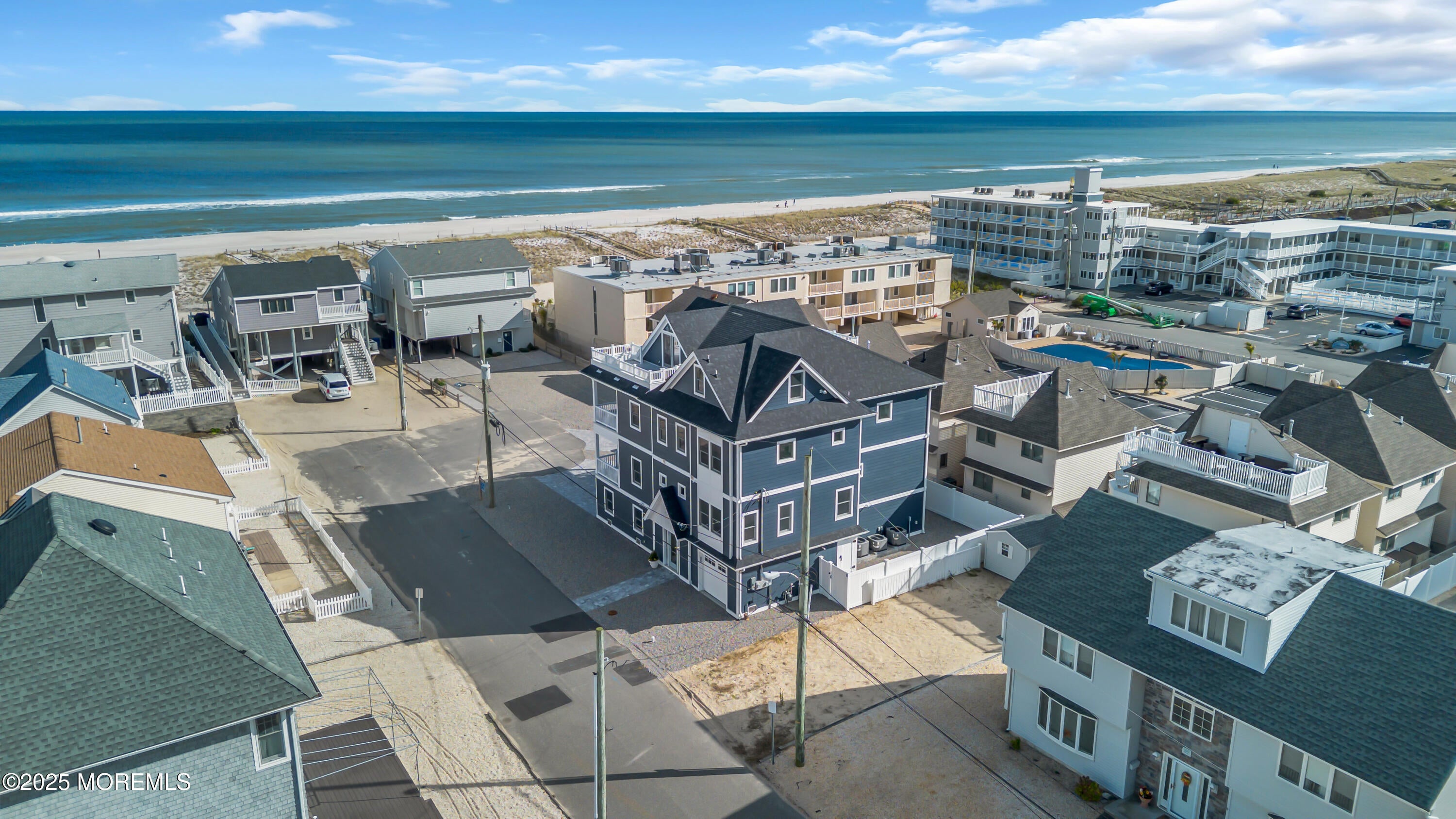 Ortley Beach, New Jersey, 08751, United States, 4 Bedrooms Bedrooms, ,4 BathroomsBathrooms,Residential,Pending,1969668