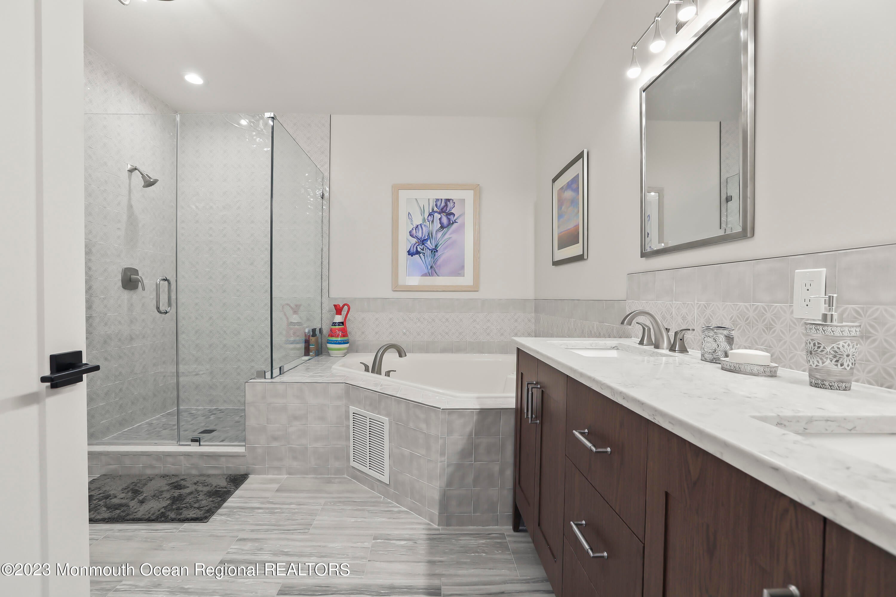 Long Branch, New Jersey, 07740, United States, 3 Bedrooms Bedrooms, ,2 BathroomsBathrooms,Residential,Active,1942376