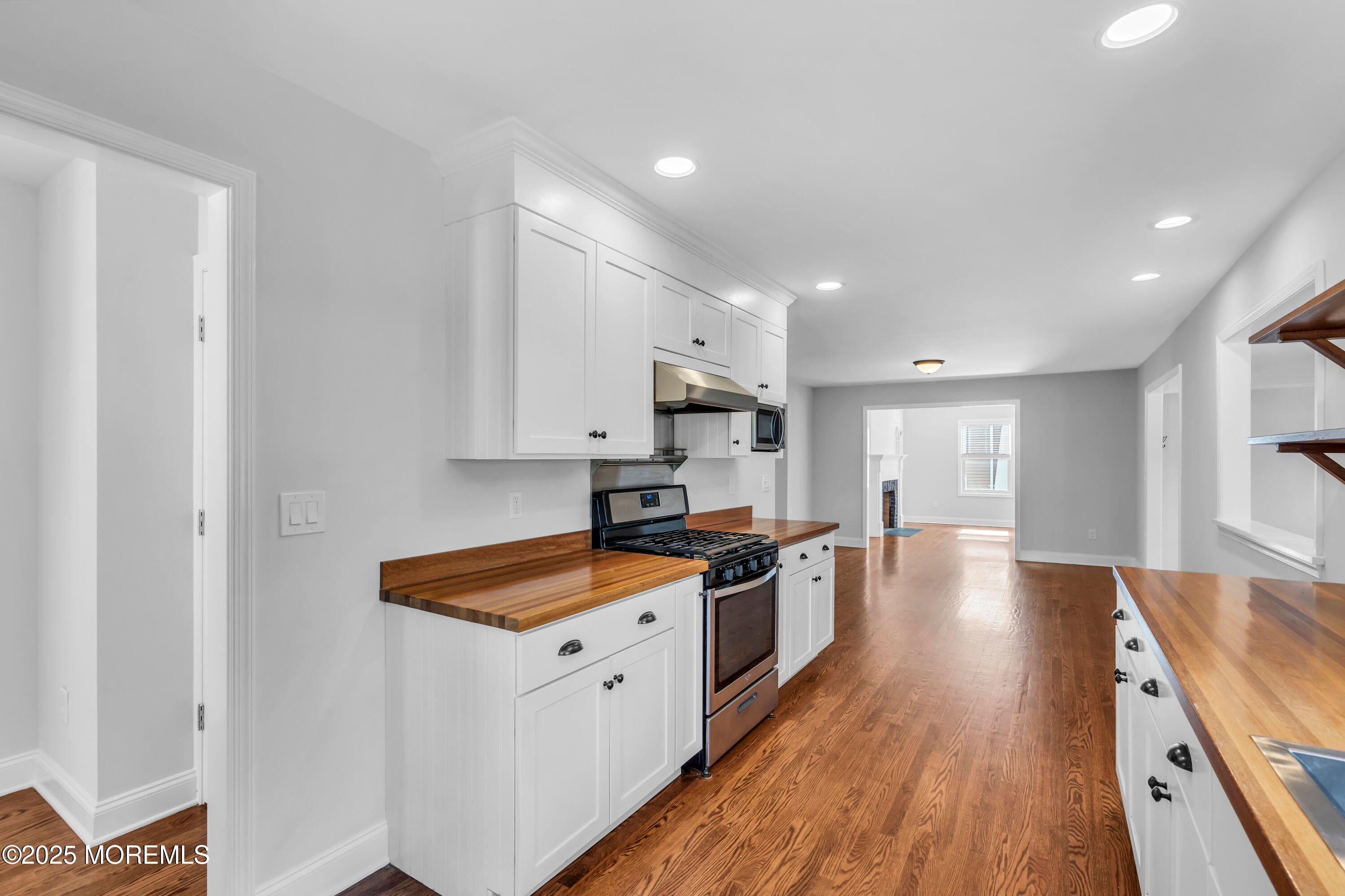 Point Pleasant Beach, New Jersey, 08742, United States, 3 Bedrooms Bedrooms, ,2 BathroomsBathrooms,Residential,Active,1969640