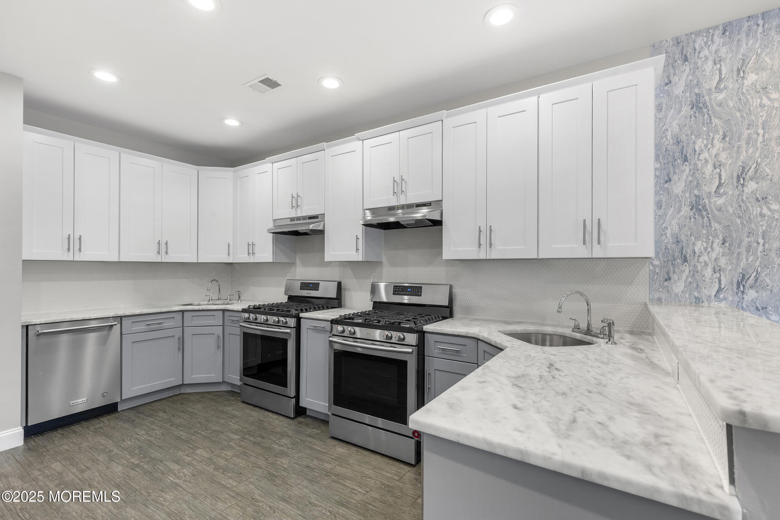 Lakewood, New Jersey, 08701, United States, 10 Bedrooms Bedrooms, ,6 BathroomsBathrooms,Residential,Pending,1973270