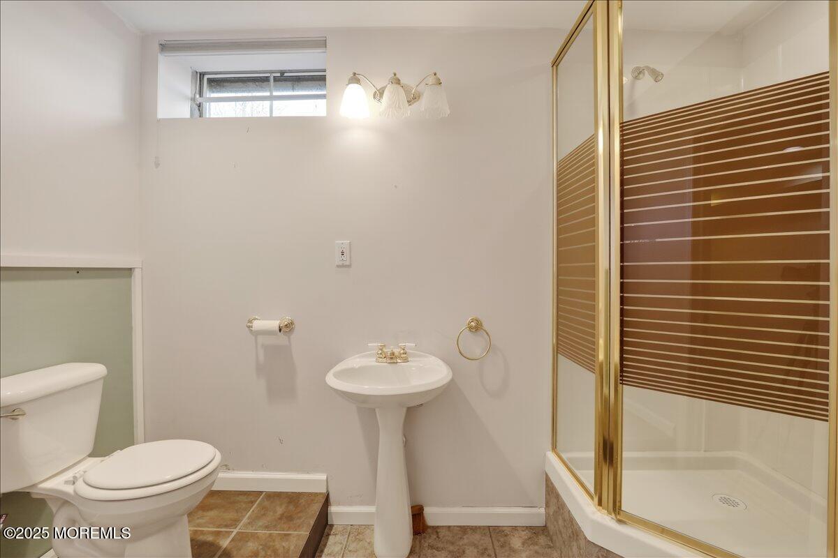 Manalapan, New Jersey, 07726, United States, 4 Bedrooms Bedrooms, ,4 BathroomsBathrooms,Residential,Active,1999930