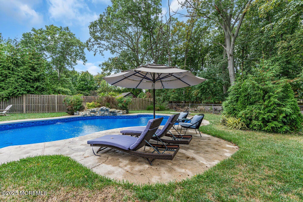 Eatontown, New Jersey, 07724, United States, 5 Bedrooms Bedrooms, ,3 BathroomsBathrooms,Residential,Active,1922289
