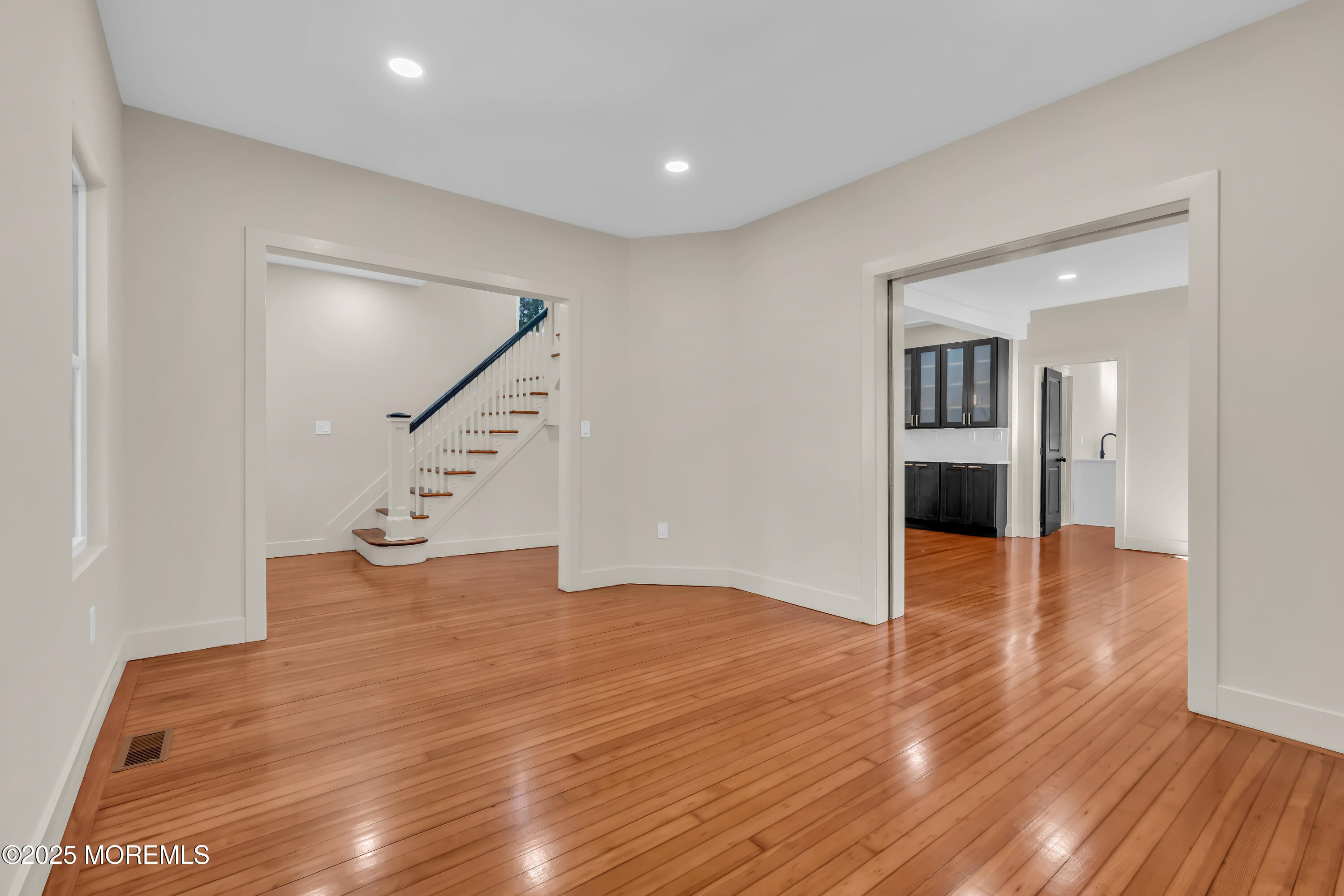 Asbury Park, New Jersey, 07712, United States, 6 Bedrooms Bedrooms, ,4 BathroomsBathrooms,Residential,Active,1929708