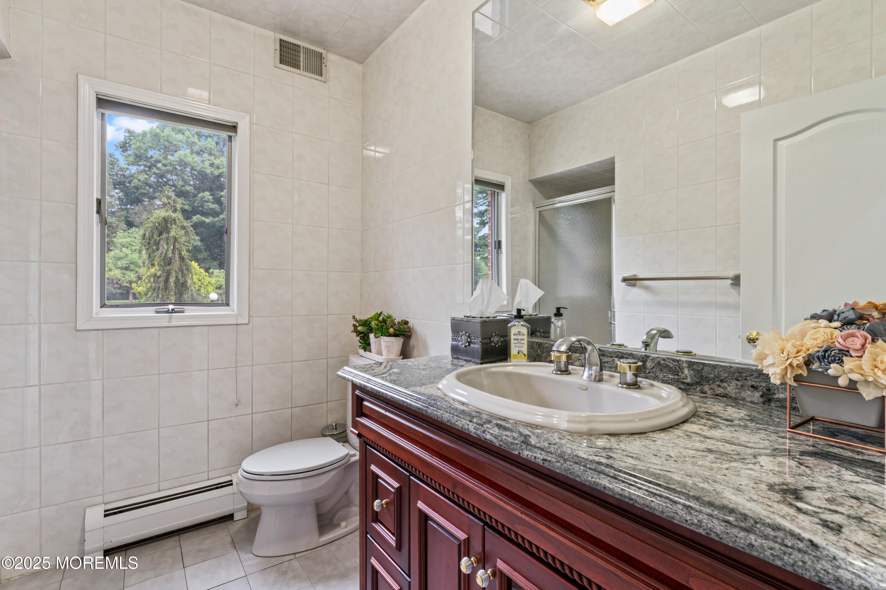 Manalapan, New Jersey, 07726, United States, 4 Bedrooms Bedrooms, ,4 BathroomsBathrooms,Residential,Pending,1909603