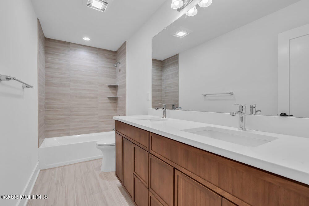 Toms River, New Jersey, 08755, United States, 5 Bedrooms Bedrooms, ,5 BathroomsBathrooms,Residential,Active,1997624