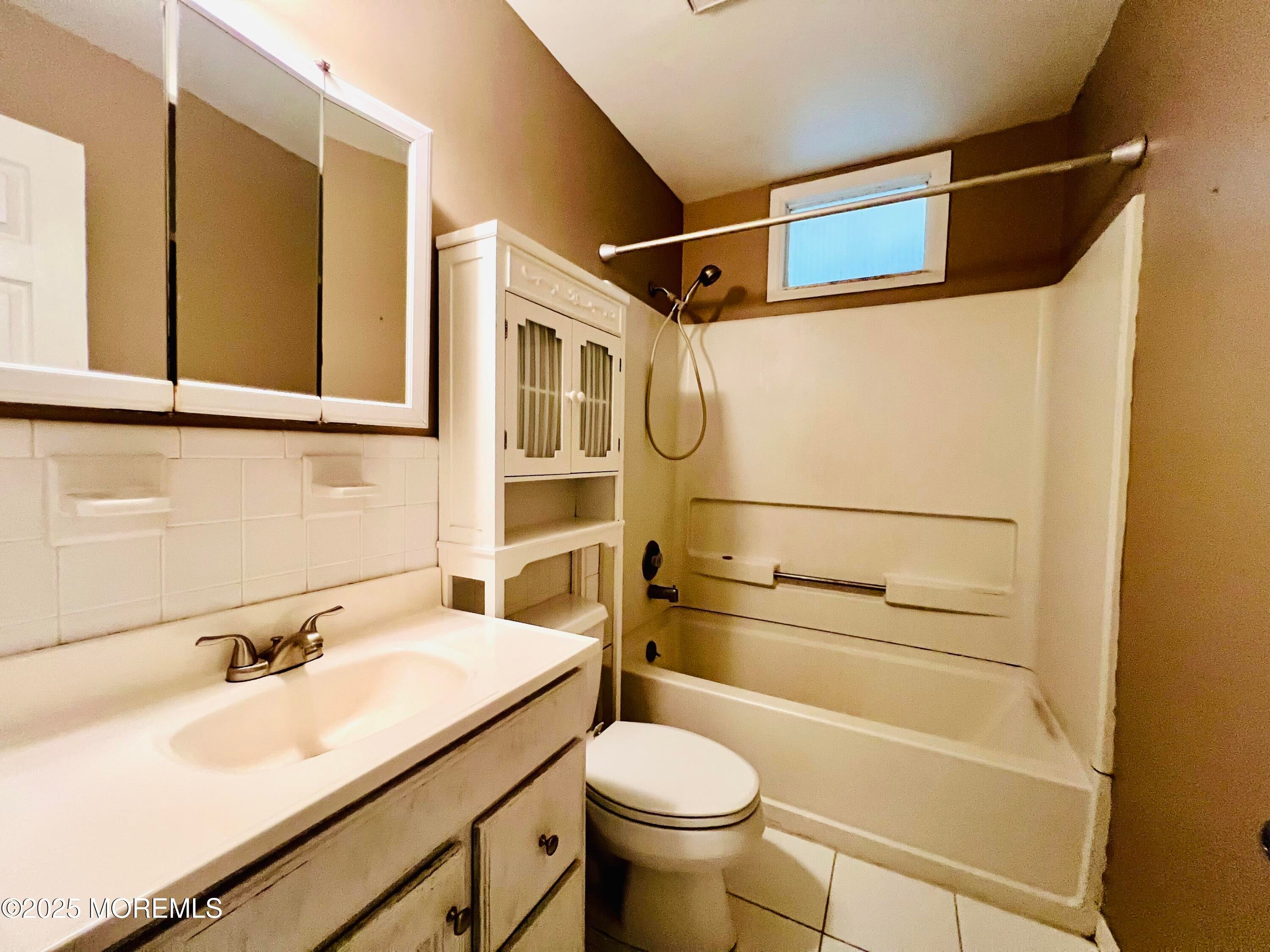 Oakhurst, New Jersey, 07755, United States, 4 Bedrooms Bedrooms, ,2 BathroomsBathrooms,Residential,Active,1905065
