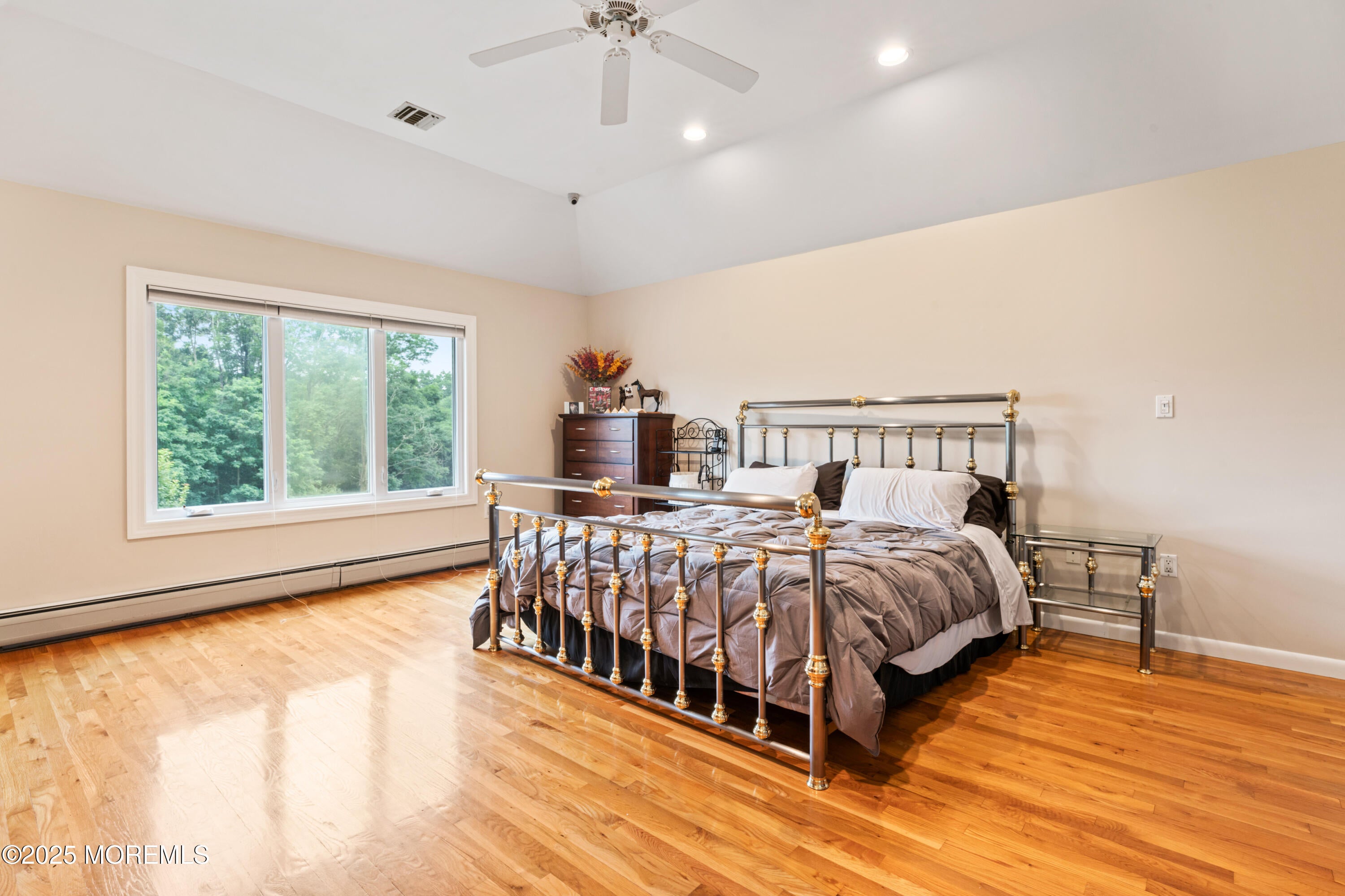 Manalapan, New Jersey, 07726, United States, 4 Bedrooms Bedrooms, ,4 BathroomsBathrooms,Residential,Pending,1909603