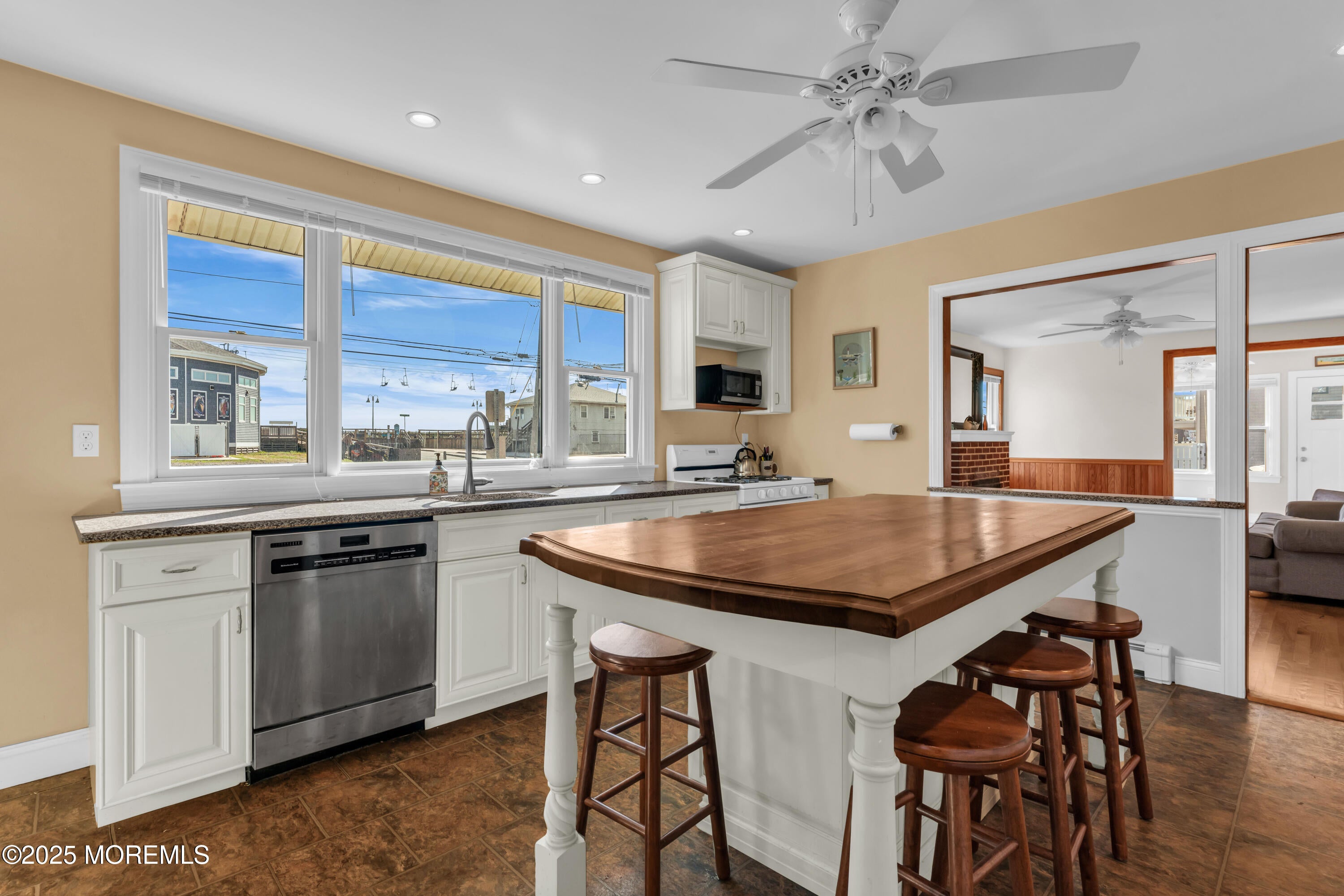 Seaside Heights, New Jersey, 08751, United States, 2 Bedrooms Bedrooms, ,2 BathroomsBathrooms,Residential,Active,1964512