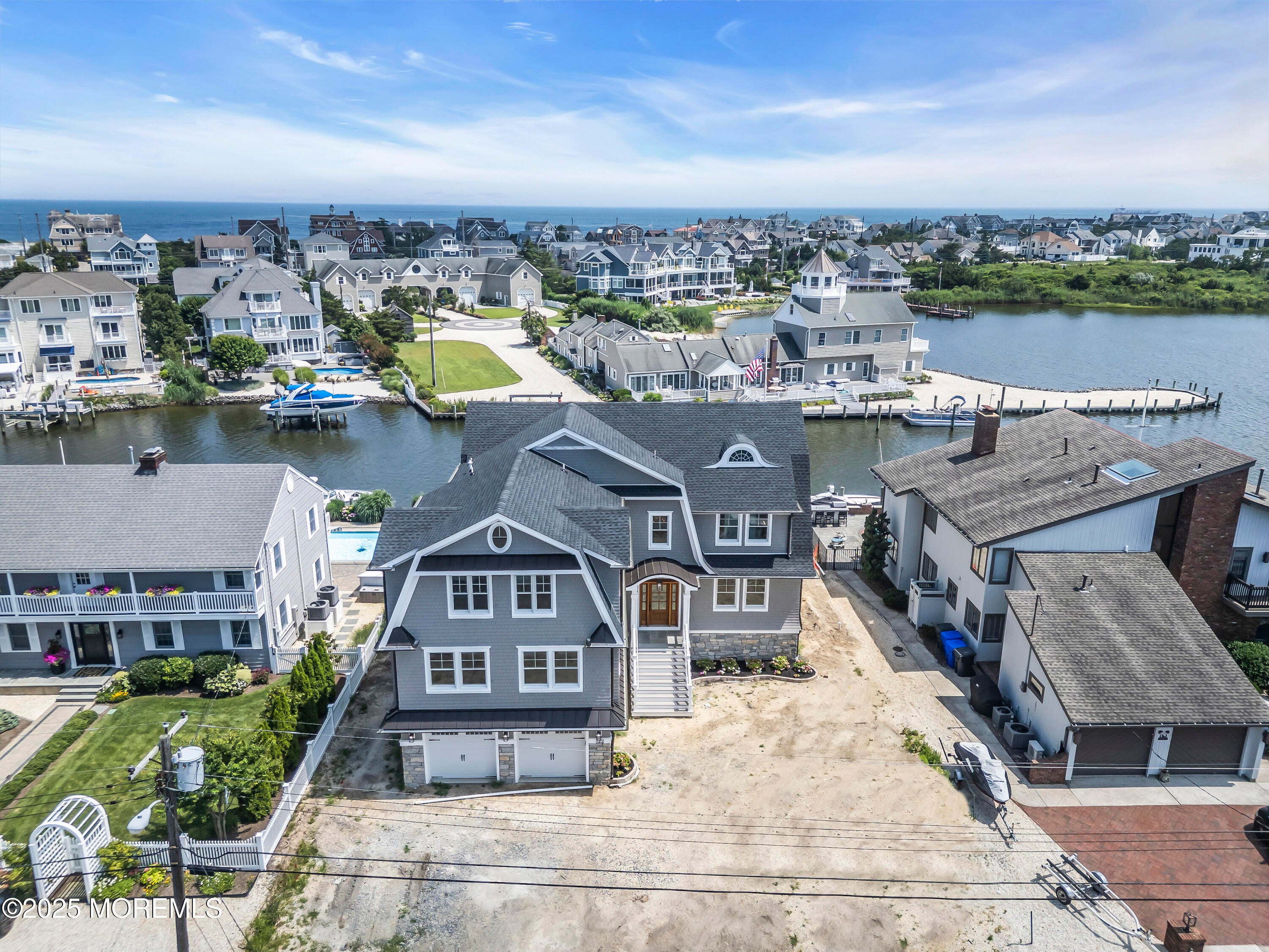 Mantoloking, New Jersey, 08738, United States, 6 Bedrooms Bedrooms, ,6 BathroomsBathrooms,Residential,Active,1904143