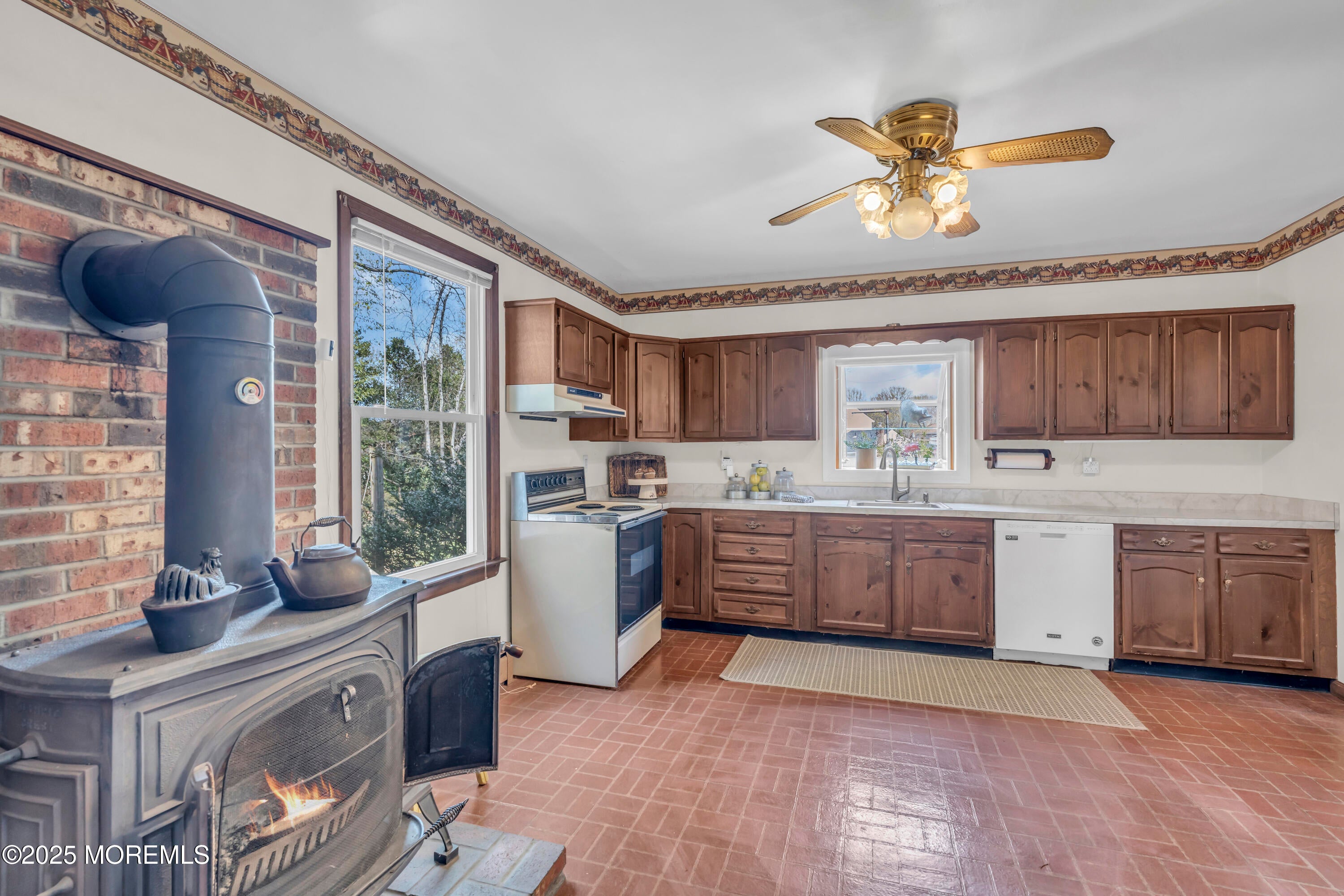 Hazlet, New Jersey, 07730, United States, 4 Bedrooms Bedrooms, ,2 BathroomsBathrooms,Residential,Active,1973535