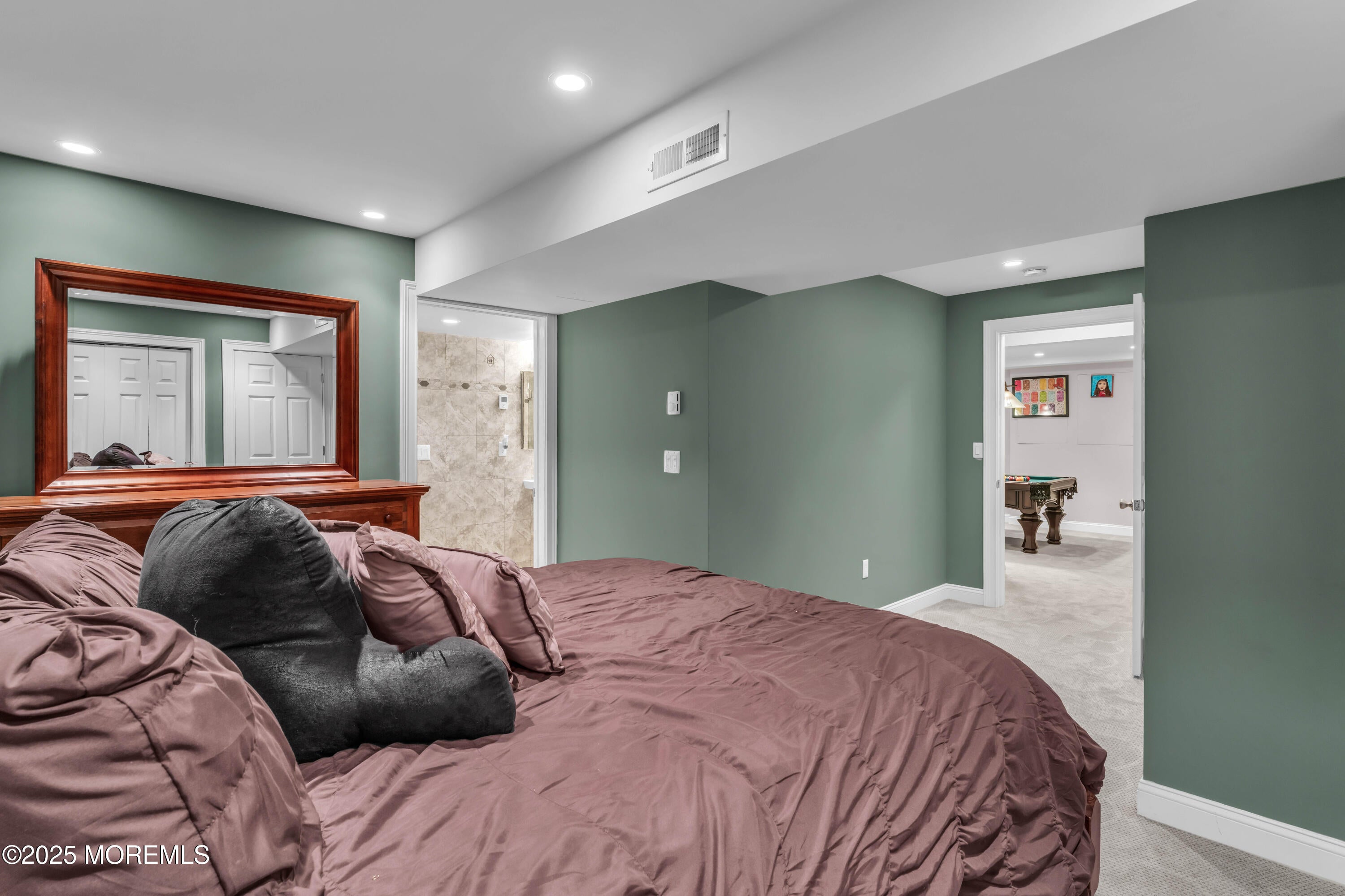 Old Bridge, New Jersey, 08857, United States, 5 Bedrooms Bedrooms, ,4 BathroomsBathrooms,Residential,Pending,1992258