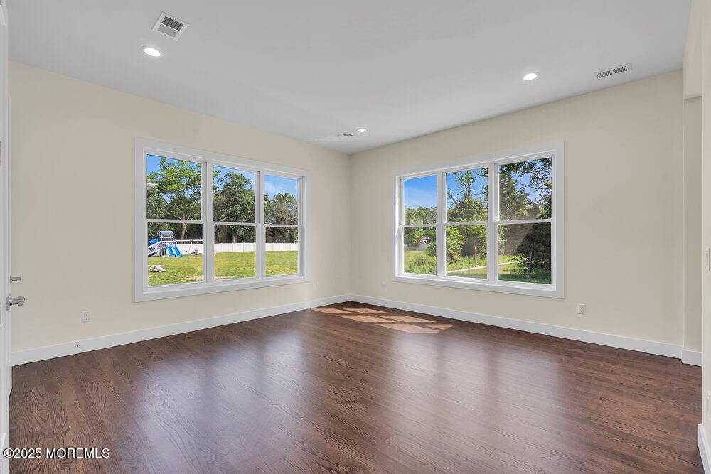 Jackson, New Jersey, 08527, United States, 6 Bedrooms Bedrooms, ,4 BathroomsBathrooms,Residential,Active,1973337