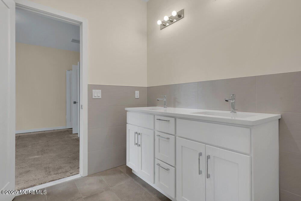 Jackson, New Jersey, 08527, United States, 6 Bedrooms Bedrooms, ,4 BathroomsBathrooms,Residential,Active,1973337