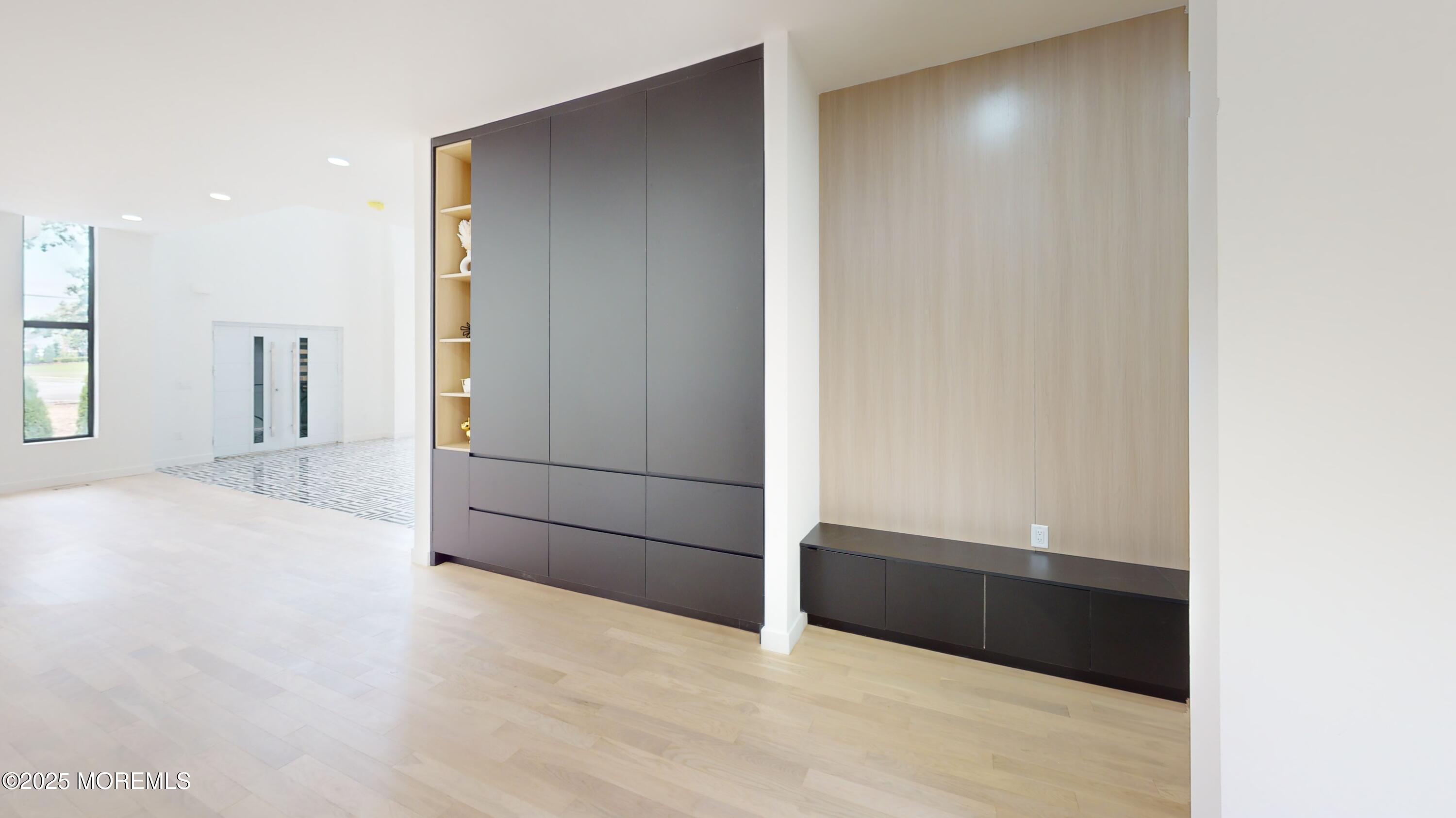 Marlboro, New Jersey, 07746, United States, 5 Bedrooms Bedrooms, ,5 BathroomsBathrooms,Residential,Active,1929654