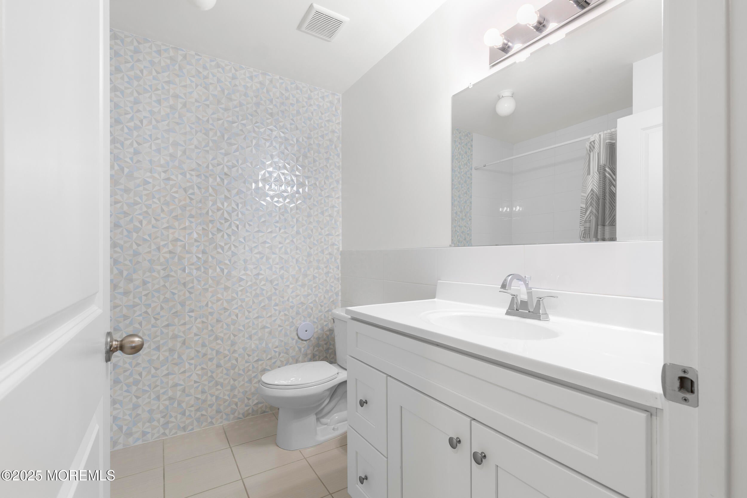 Lakewood, New Jersey, 08701, United States, 10 Bedrooms Bedrooms, ,6 BathroomsBathrooms,Residential,Pending,1973270