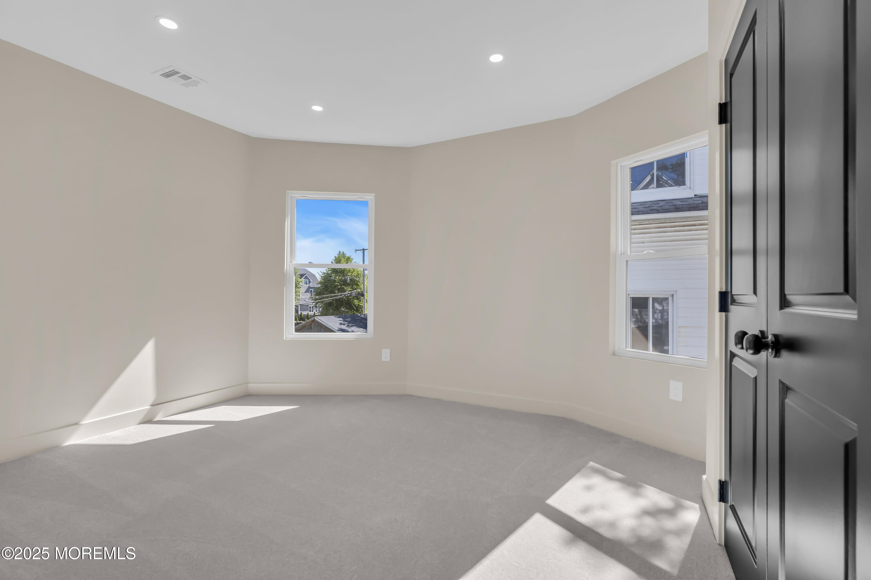 Asbury Park, New Jersey, 07712, United States, 6 Bedrooms Bedrooms, ,4 BathroomsBathrooms,Residential,Active,1929708