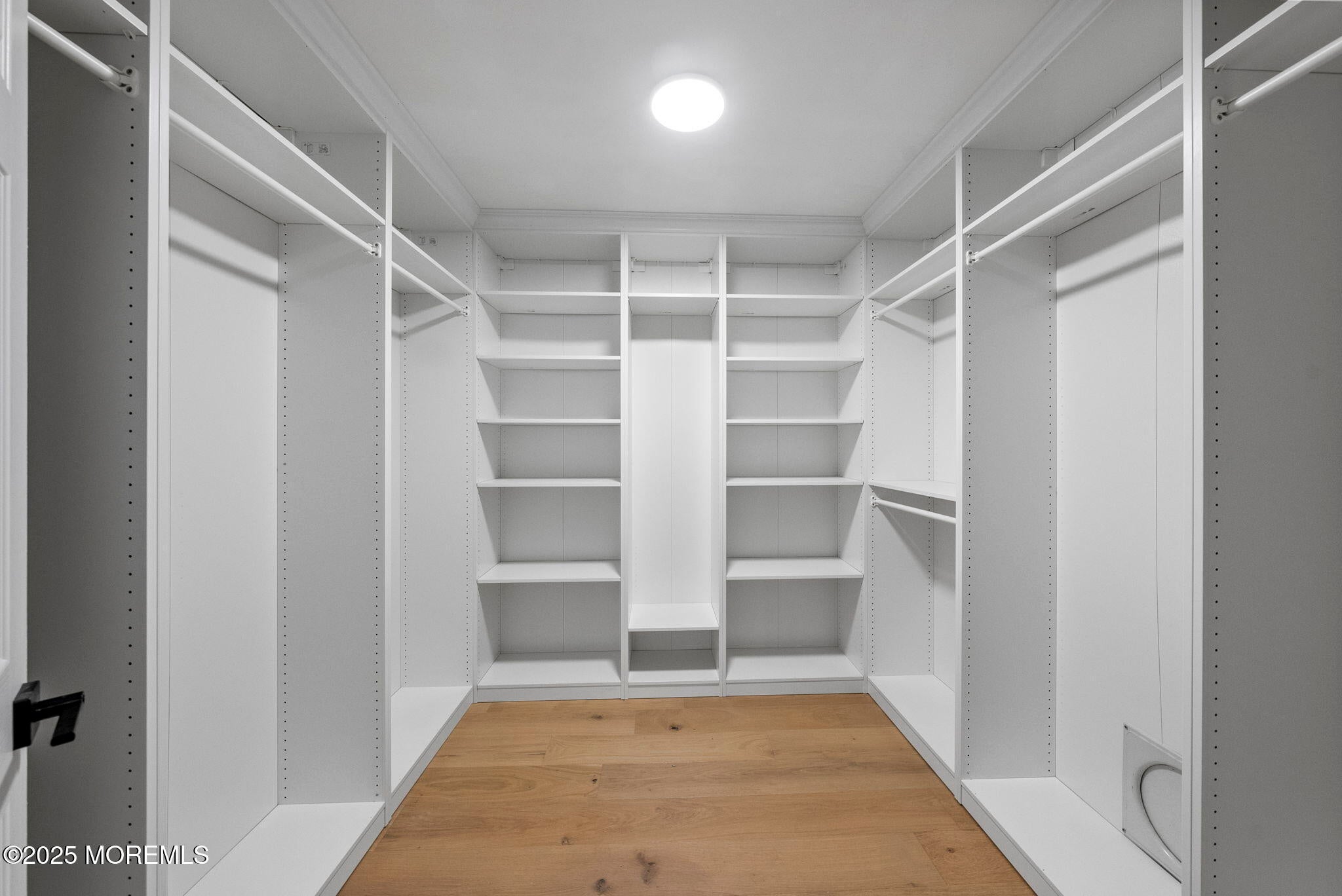 Manalapan, New Jersey, 07726, United States, 5 Bedrooms Bedrooms, ,4 BathroomsBathrooms,Residential,Active,1969663