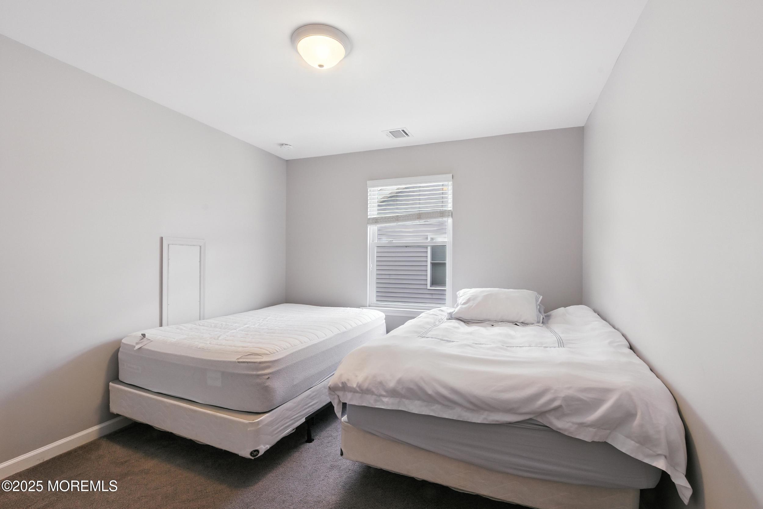 Lakewood, New Jersey, 08701, United States, 10 Bedrooms Bedrooms, ,6 BathroomsBathrooms,Residential,Pending,1973270