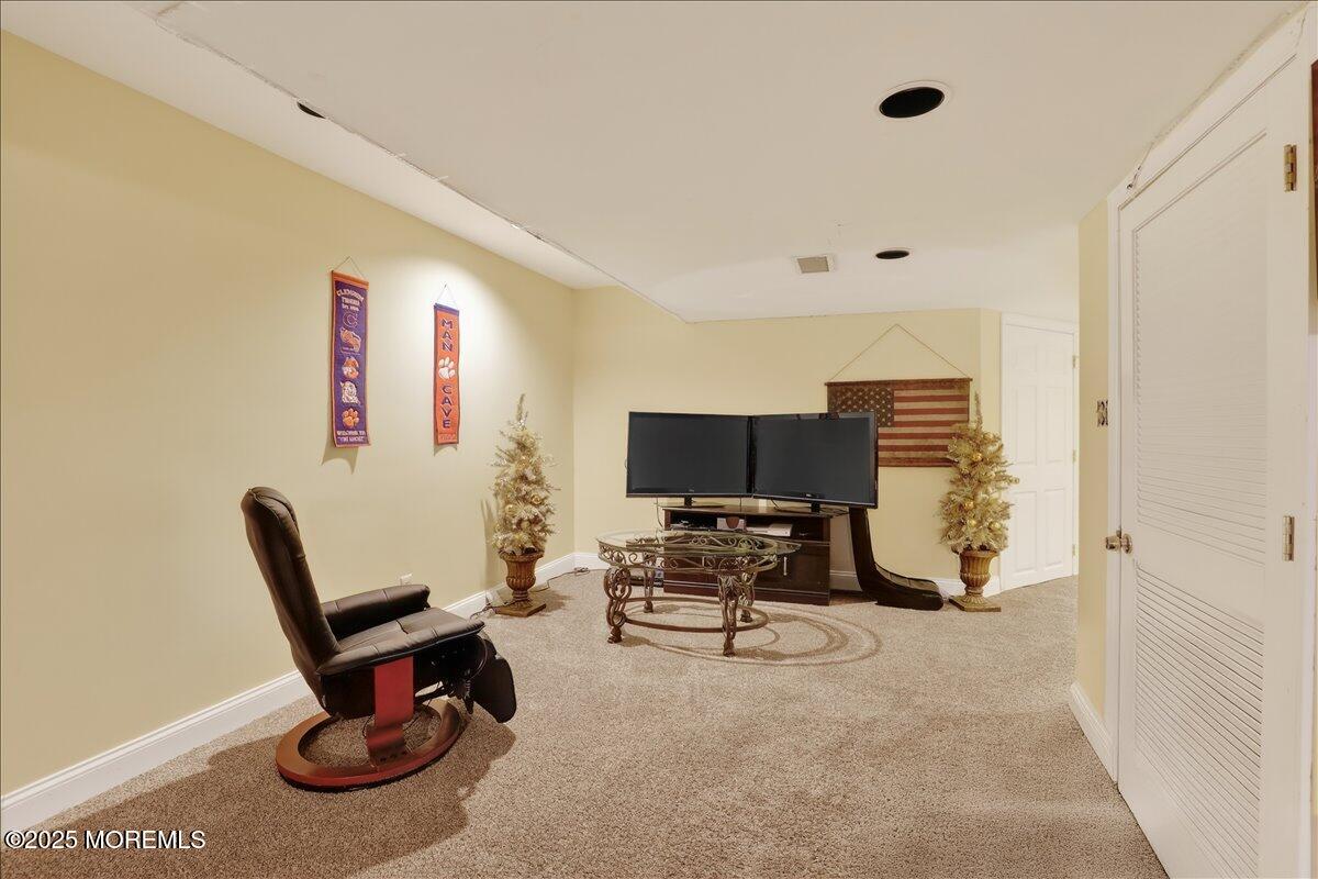 Manalapan, New Jersey, 07726, United States, 4 Bedrooms Bedrooms, ,4 BathroomsBathrooms,Residential,Active,1999930