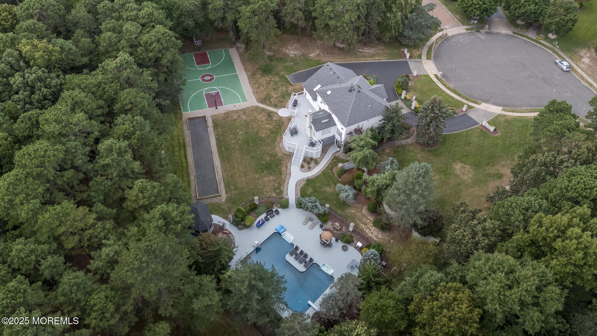 Manalapan, New Jersey, 07726, United States, 6 Bedrooms Bedrooms, ,4 BathroomsBathrooms,Residential,Active,1929411
