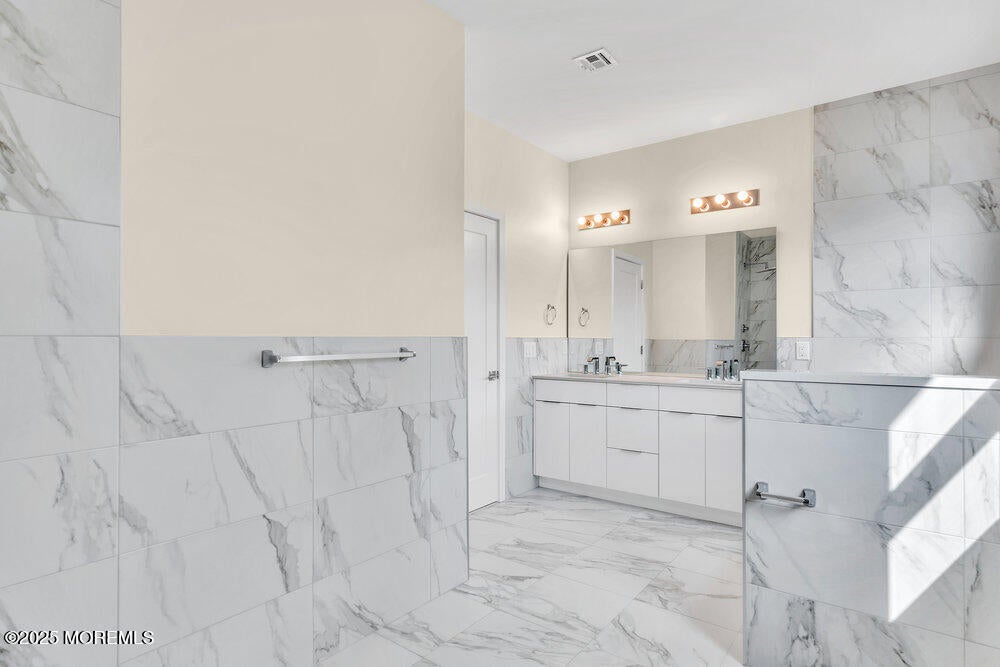 Jackson, New Jersey, 08527, United States, 6 Bedrooms Bedrooms, ,4 BathroomsBathrooms,Residential,Active,1973337