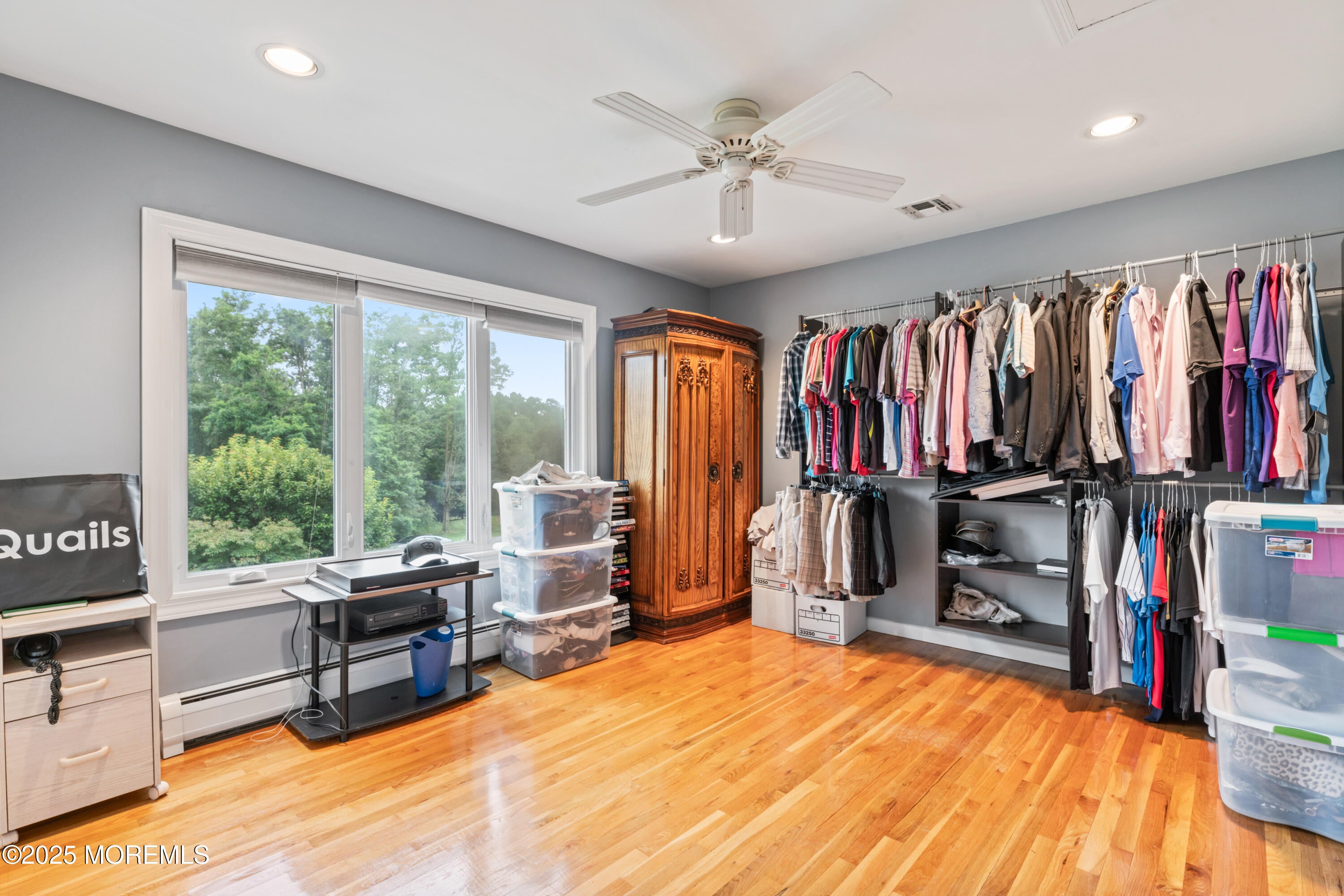 Manalapan, New Jersey, 07726, United States, 4 Bedrooms Bedrooms, ,4 BathroomsBathrooms,Residential,Pending,1909603