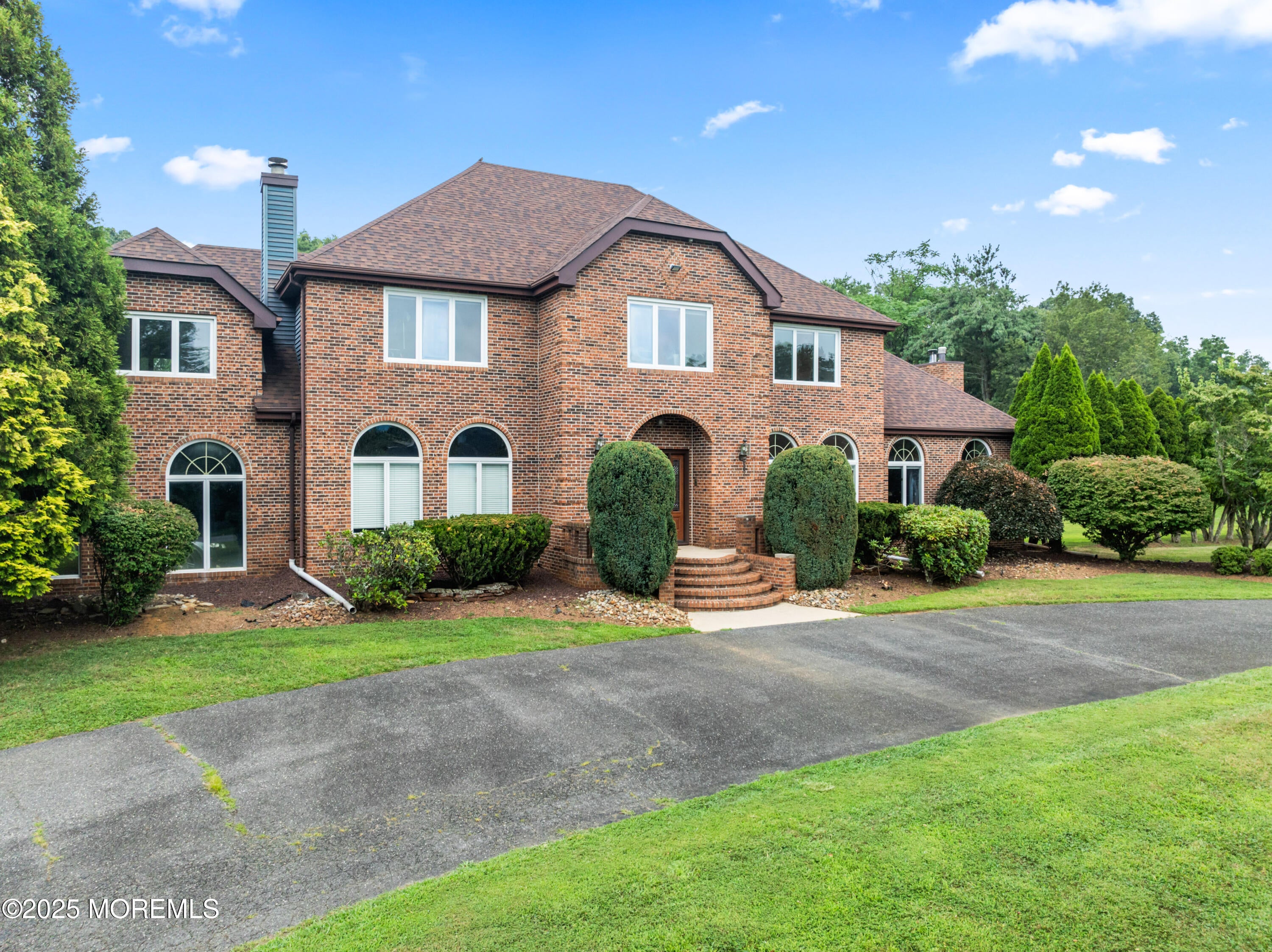 Manalapan, New Jersey, 07726, United States, 4 Bedrooms Bedrooms, ,4 BathroomsBathrooms,Residential,Pending,1909603