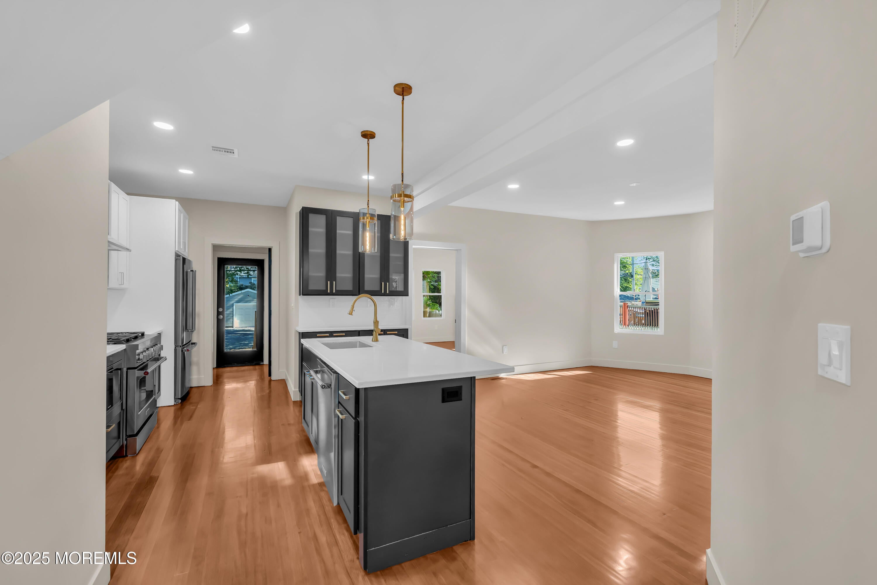 Asbury Park, New Jersey, 07712, United States, 6 Bedrooms Bedrooms, ,4 BathroomsBathrooms,Residential,Active,1929708