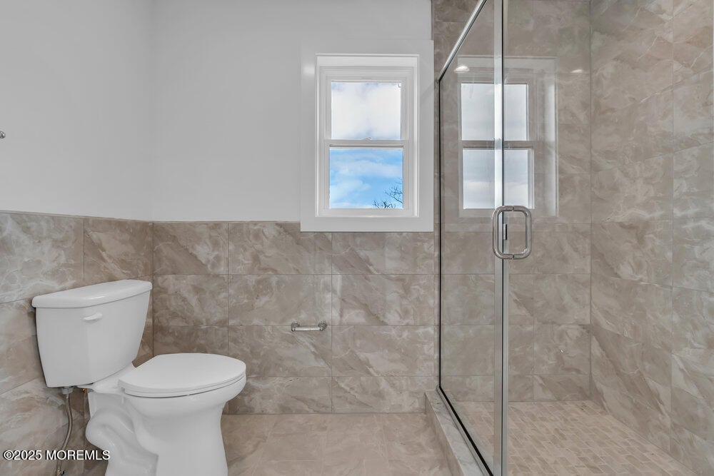 Toms River, New Jersey, 08755, United States, 5 Bedrooms Bedrooms, ,5 BathroomsBathrooms,Residential,Active,1997624