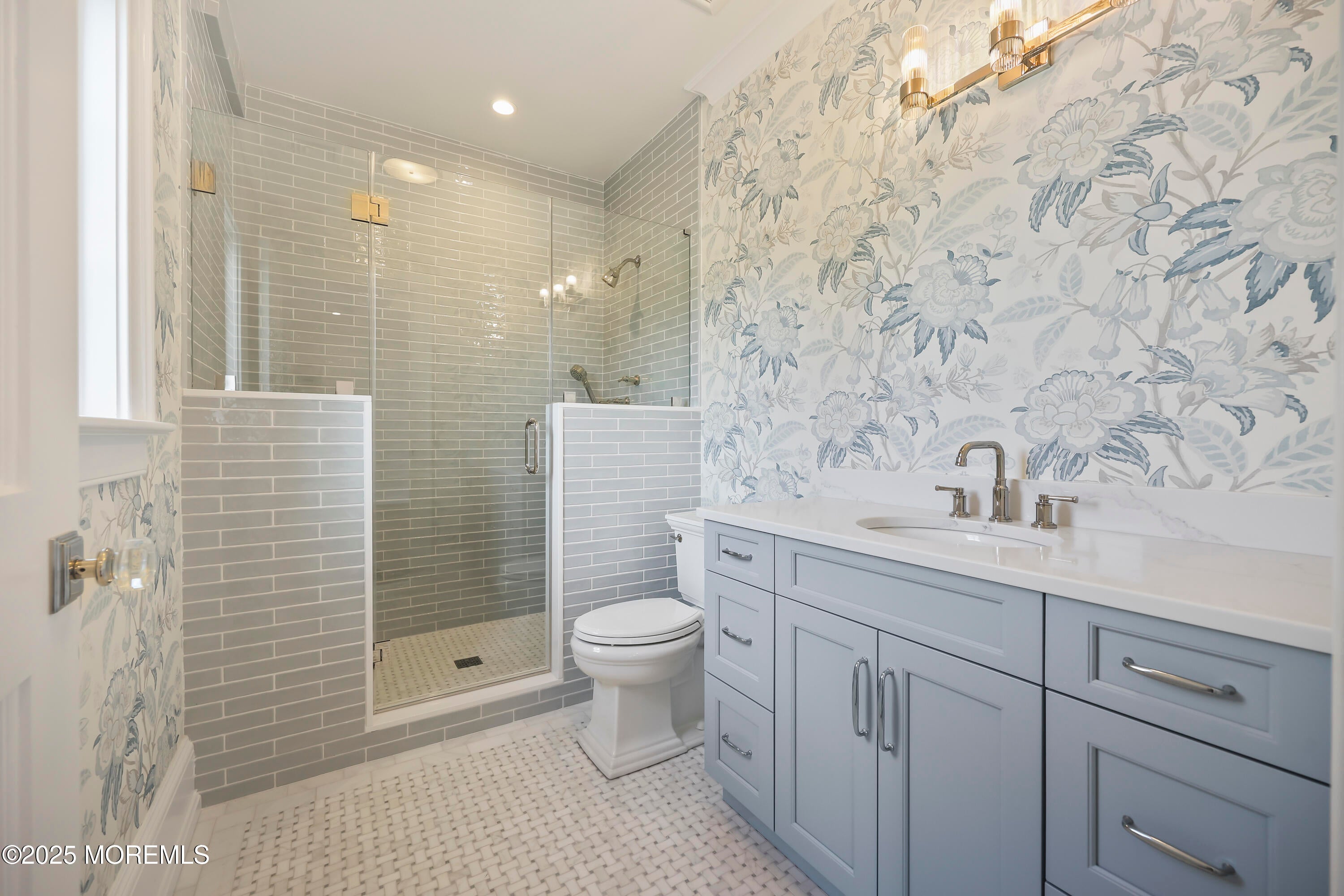 Rumson, New Jersey, 07760, United States, 6 Bedrooms Bedrooms, ,7 BathroomsBathrooms,Residential,Active,1904739