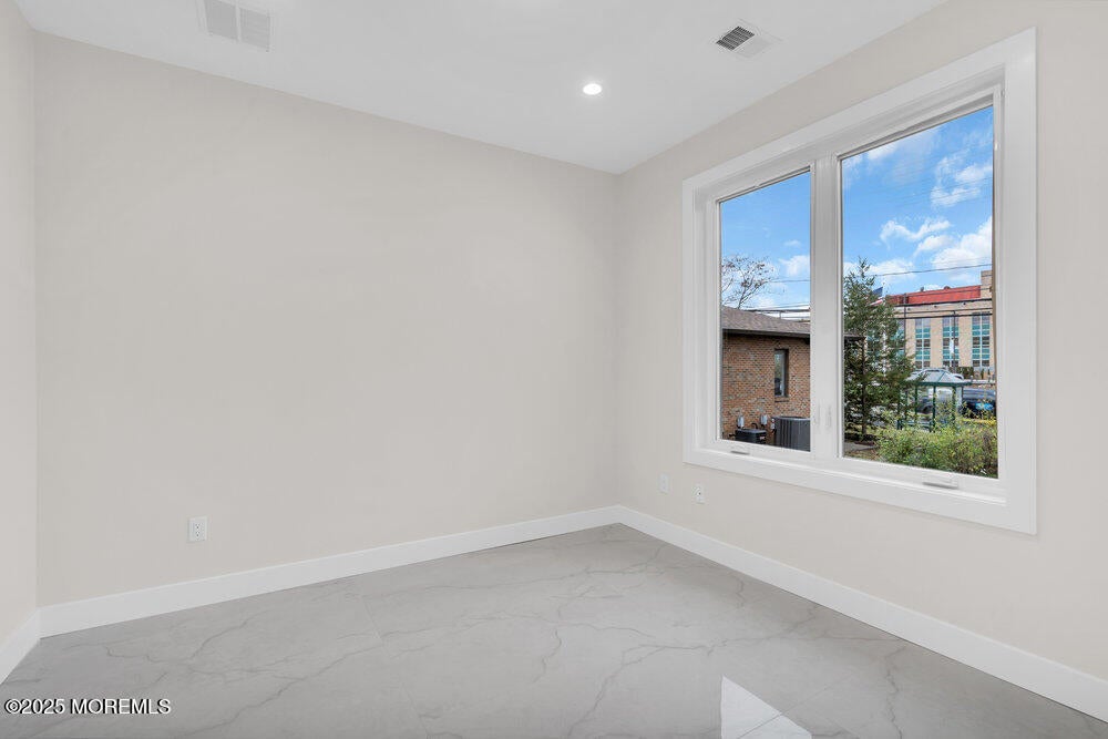 Lakewood, New Jersey, 08701, United States, 5 Bedrooms Bedrooms, ,4 BathroomsBathrooms,Residential,Active,1973269